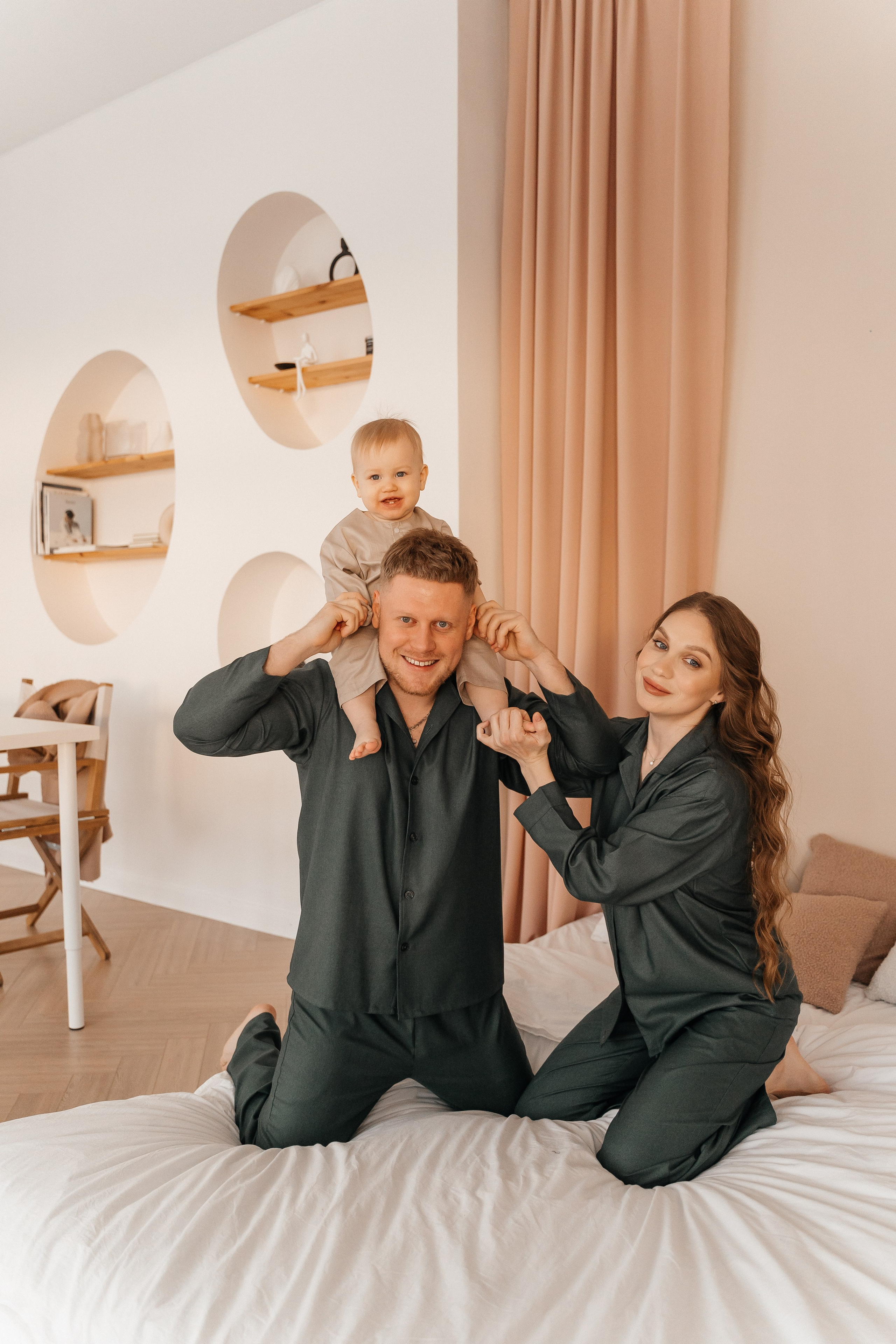 Илья, Таня и Мирон. Волик Мария