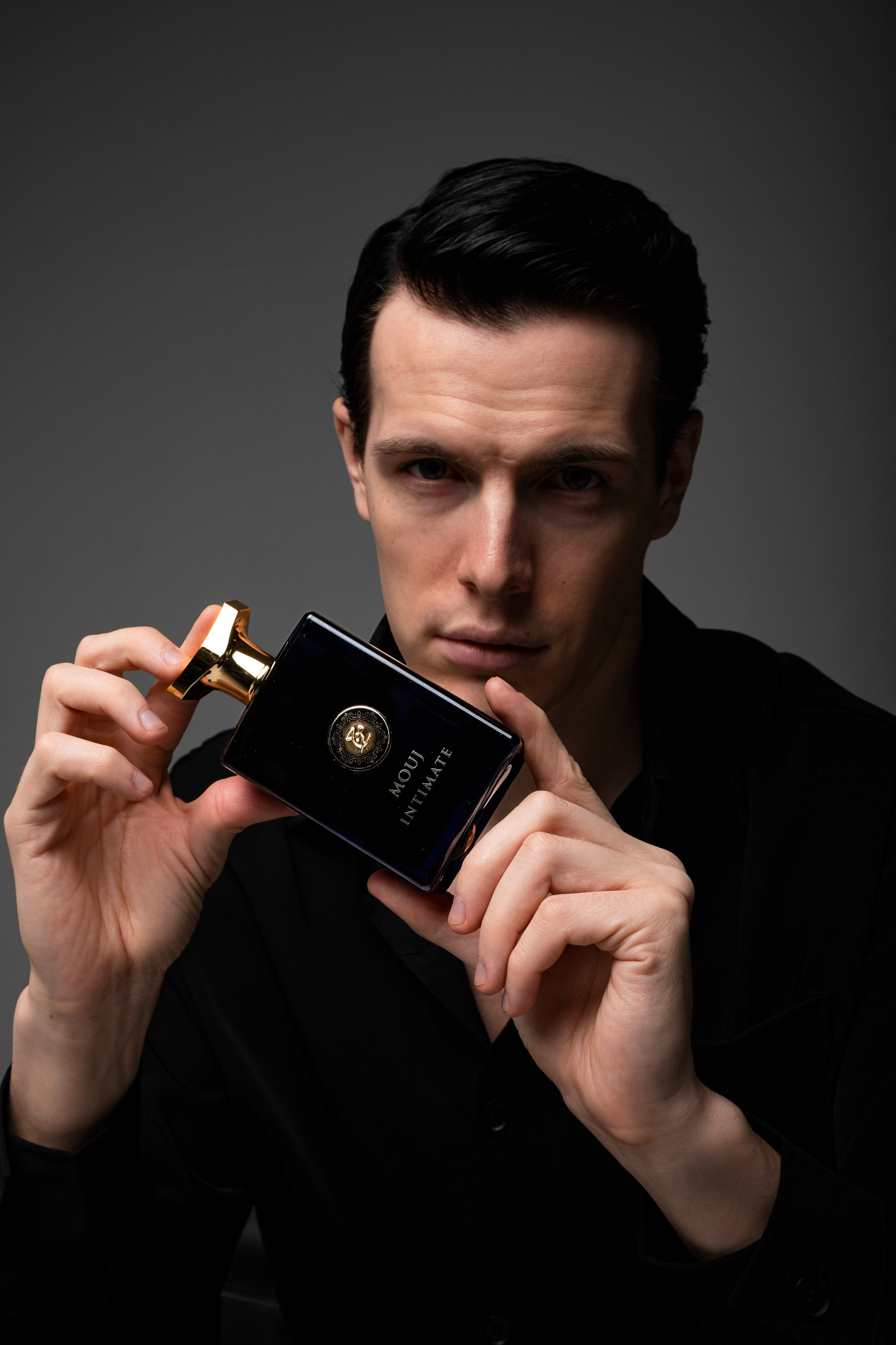 Парфюм. Портретная и Fashion фотосъемка в Москве КРИС KISS. Лукбуки и каталоги