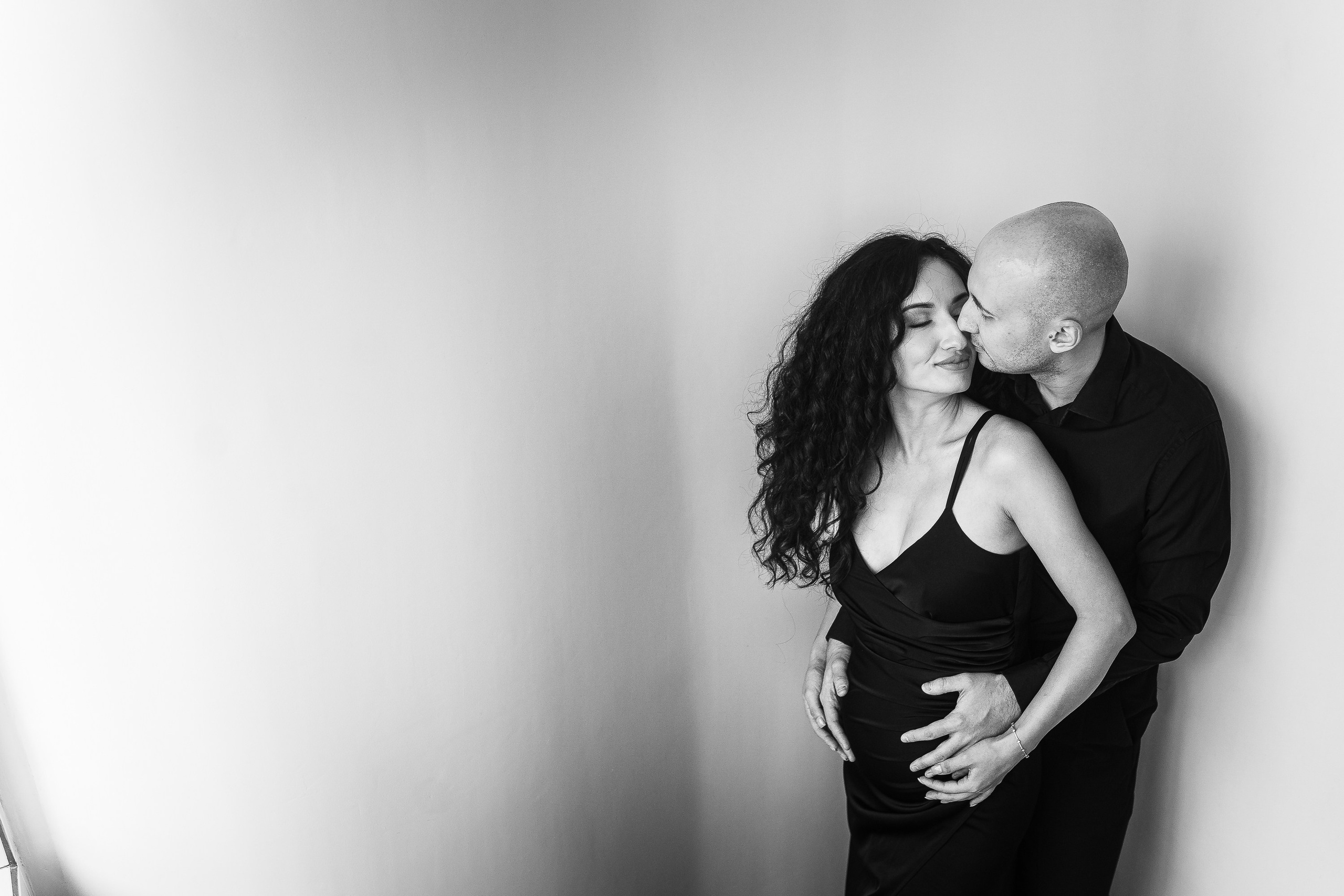 Беременность в ЧБ. Ваш свадебный и семейный фотограф