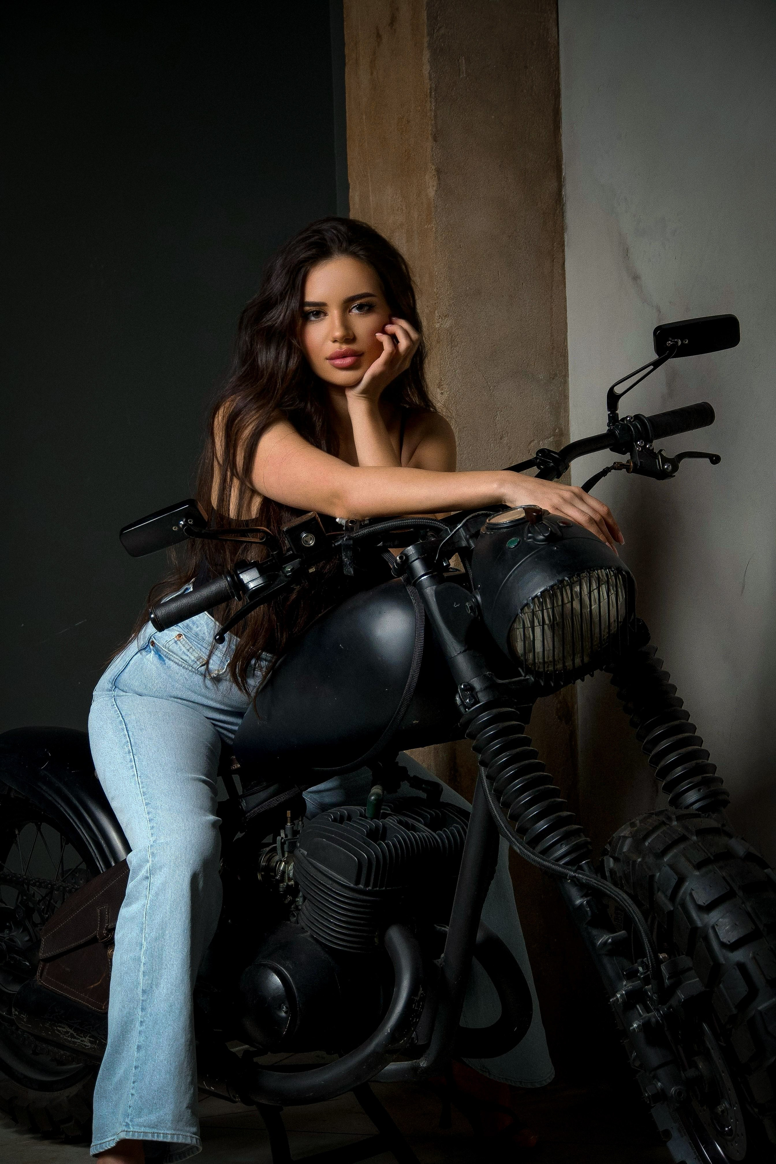 Полина, 42-44 р-р, рост 168. KED Production — продакшн из СПб. Создаём фото, видео и контент, который помогает брендам и селлерам продавать больше