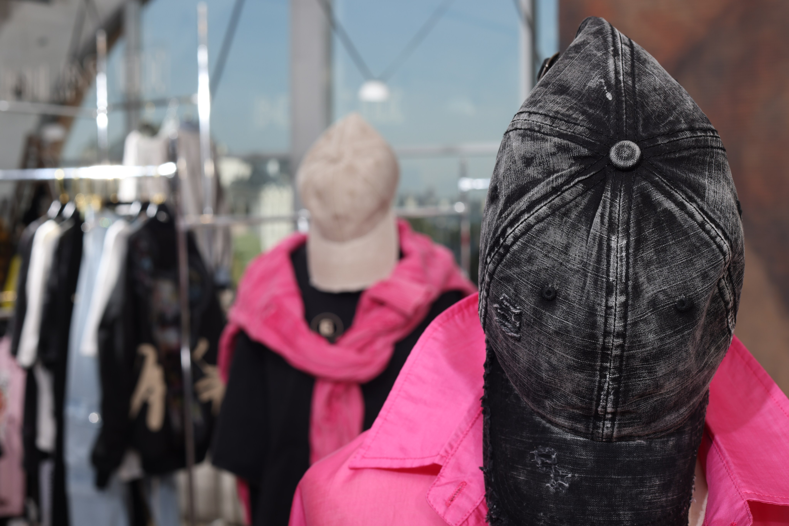 ID 24_04. Joseph Anton