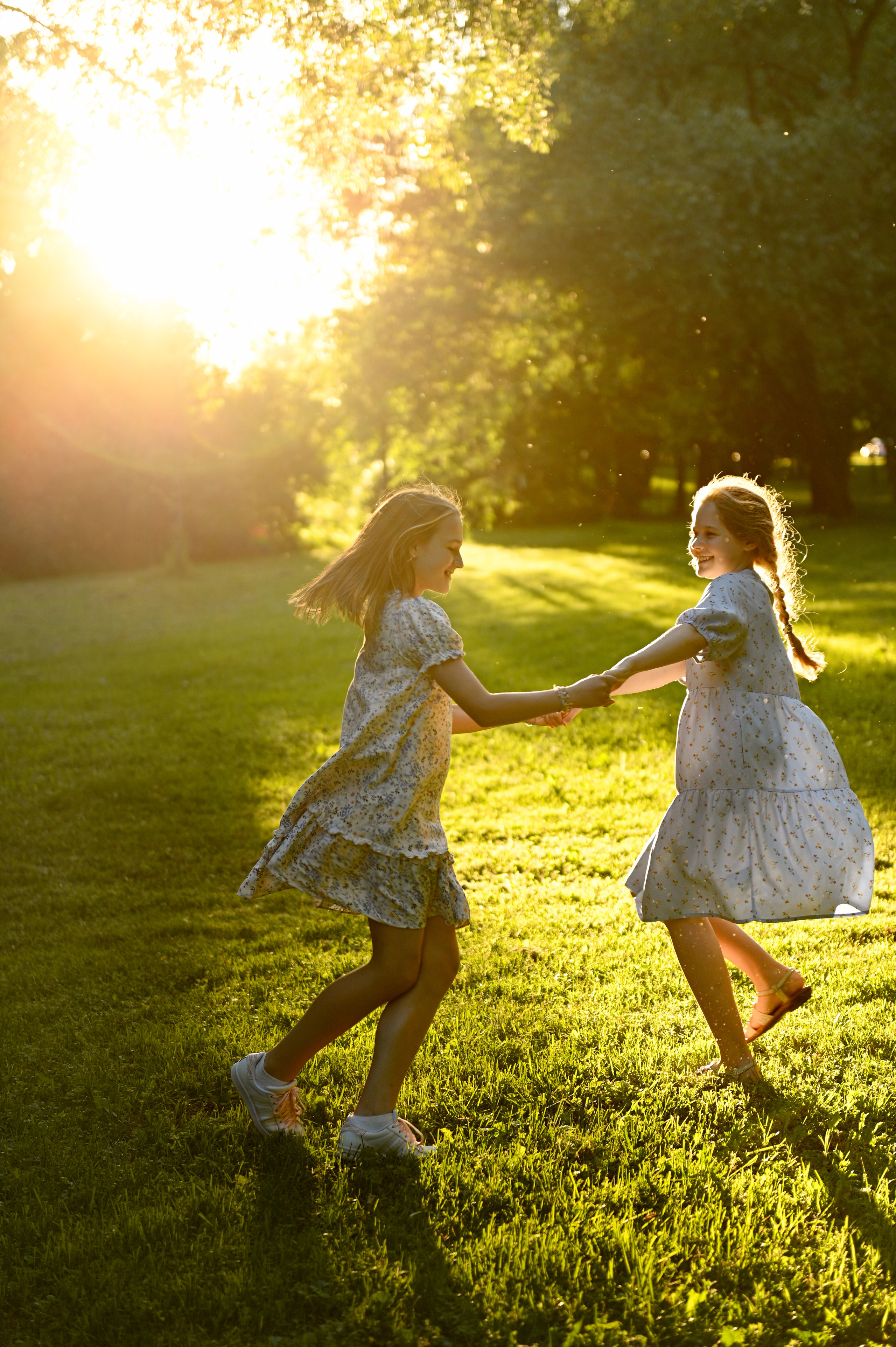 Летняя прогулка для Вероники и Любаши. Детский и семейный фотограф в Москве Ульяна Федорова