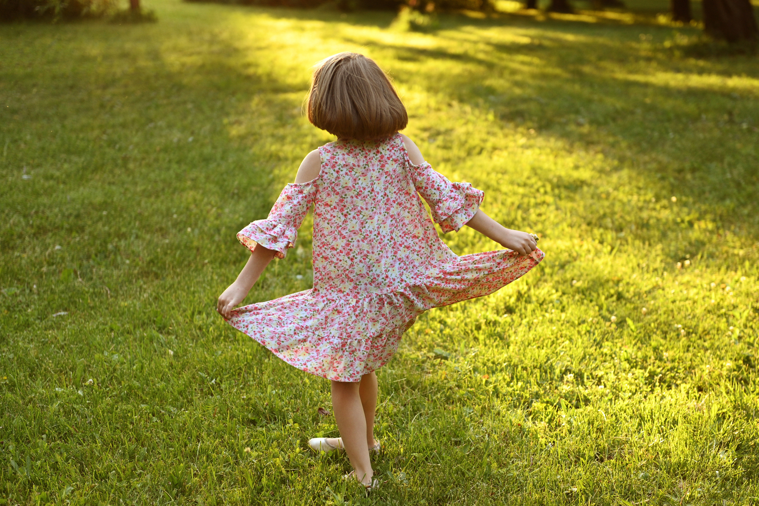 Летняя прогулка для Сони и Юли. Детский и семейный фотограф в Москве Ульяна Федорова