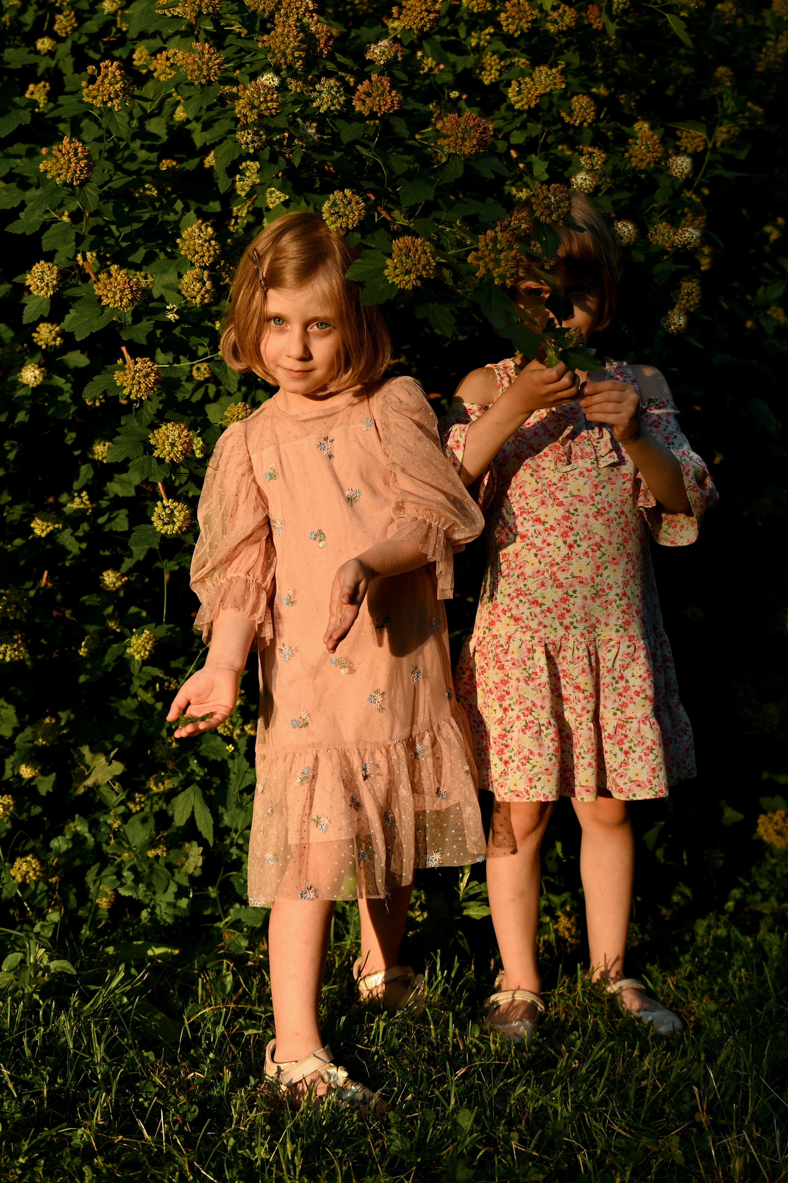 Летняя прогулка для Сони и Юли. Детский и семейный фотограф в Москве Ульяна Федорова