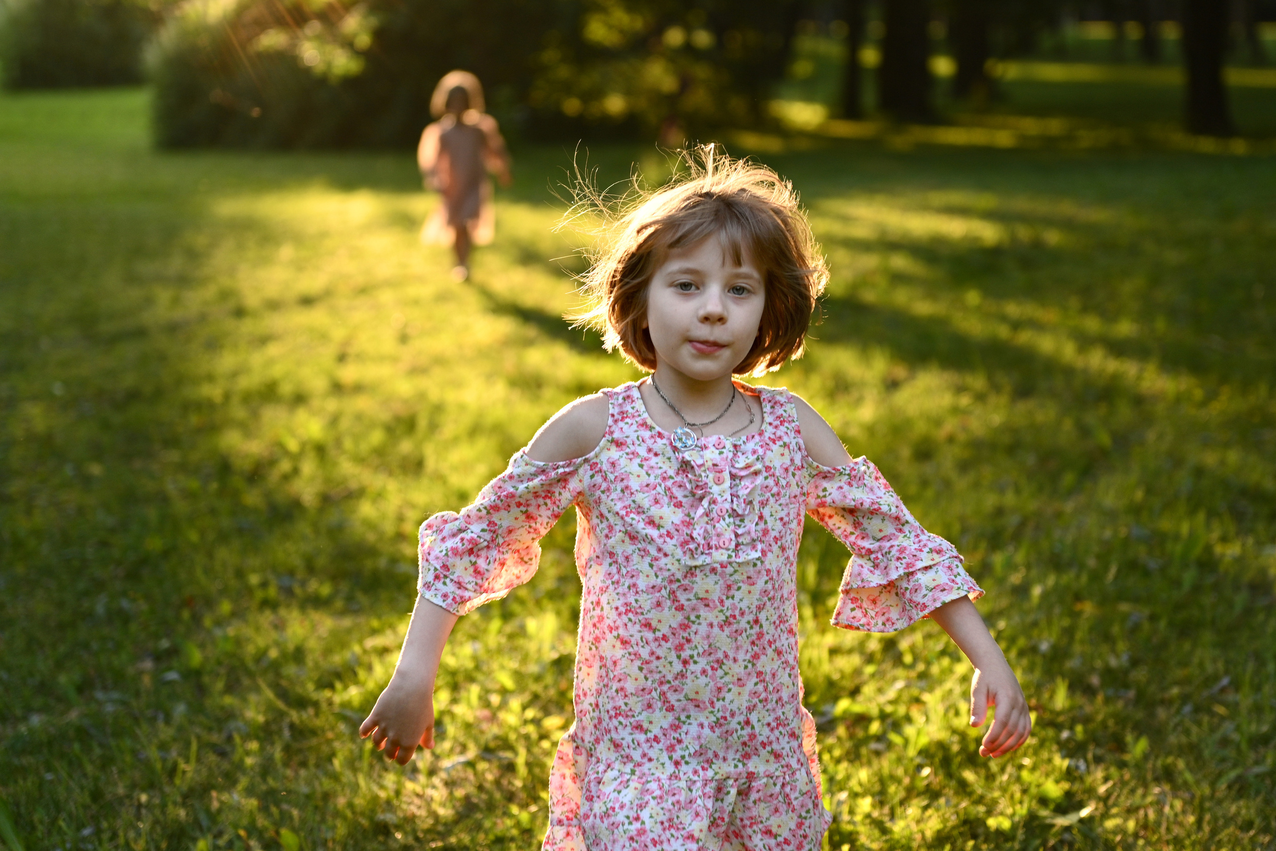 Летняя прогулка для Сони и Юли. Детский и семейный фотограф в Москве Ульяна Федорова