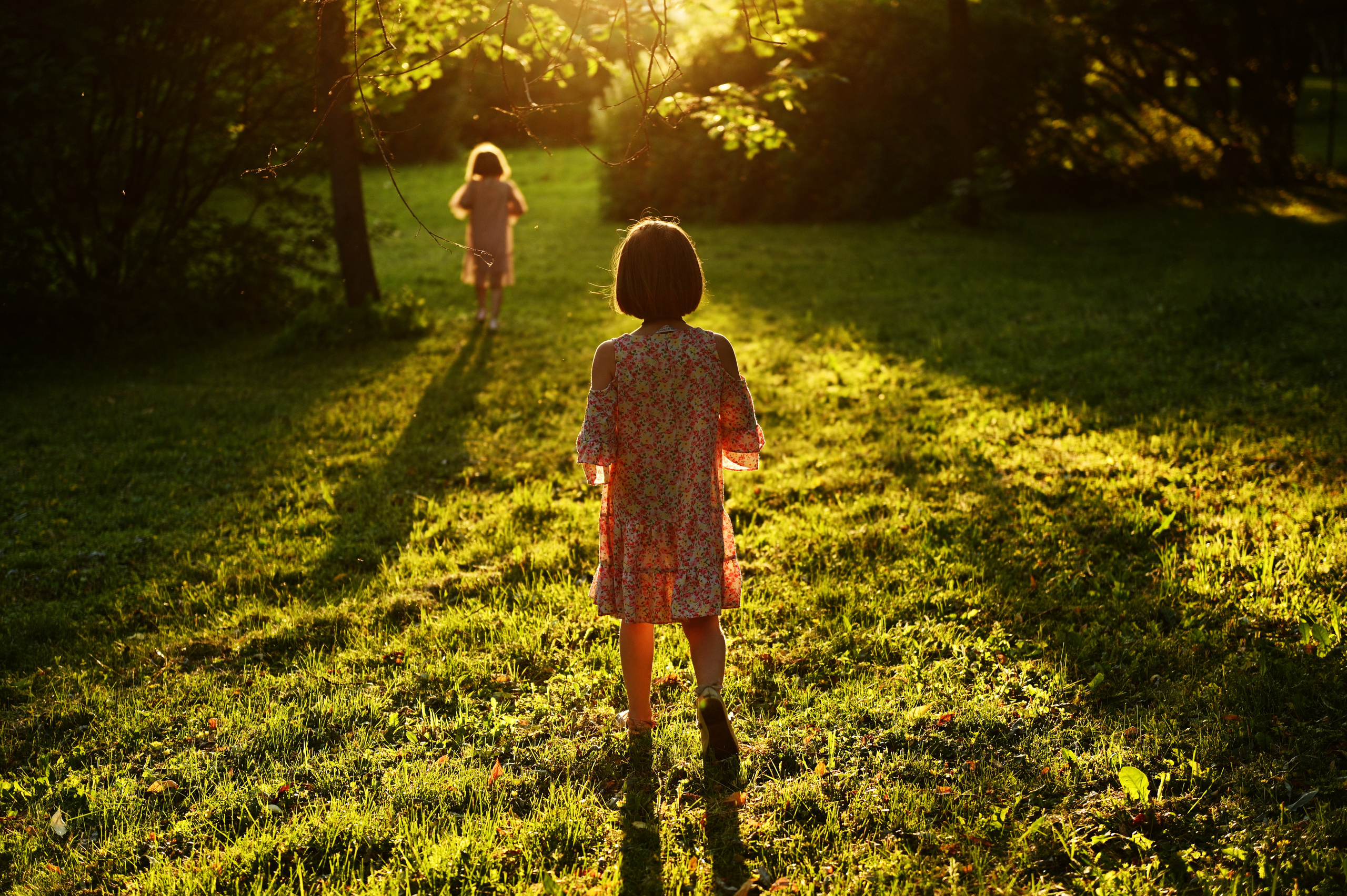 Летняя прогулка для Сони и Юли. Детский и семейный фотограф в Москве Ульяна Федорова