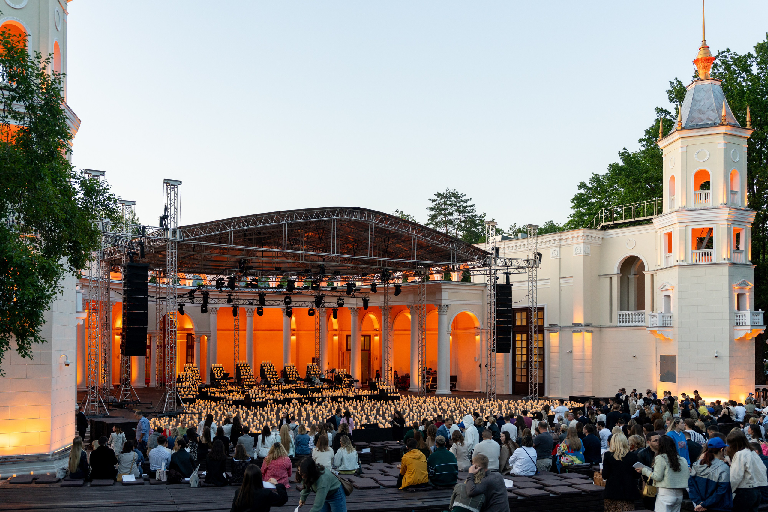 Симфонический оркестр Lumisfera при свечах. Фотограф Никита Комаров
