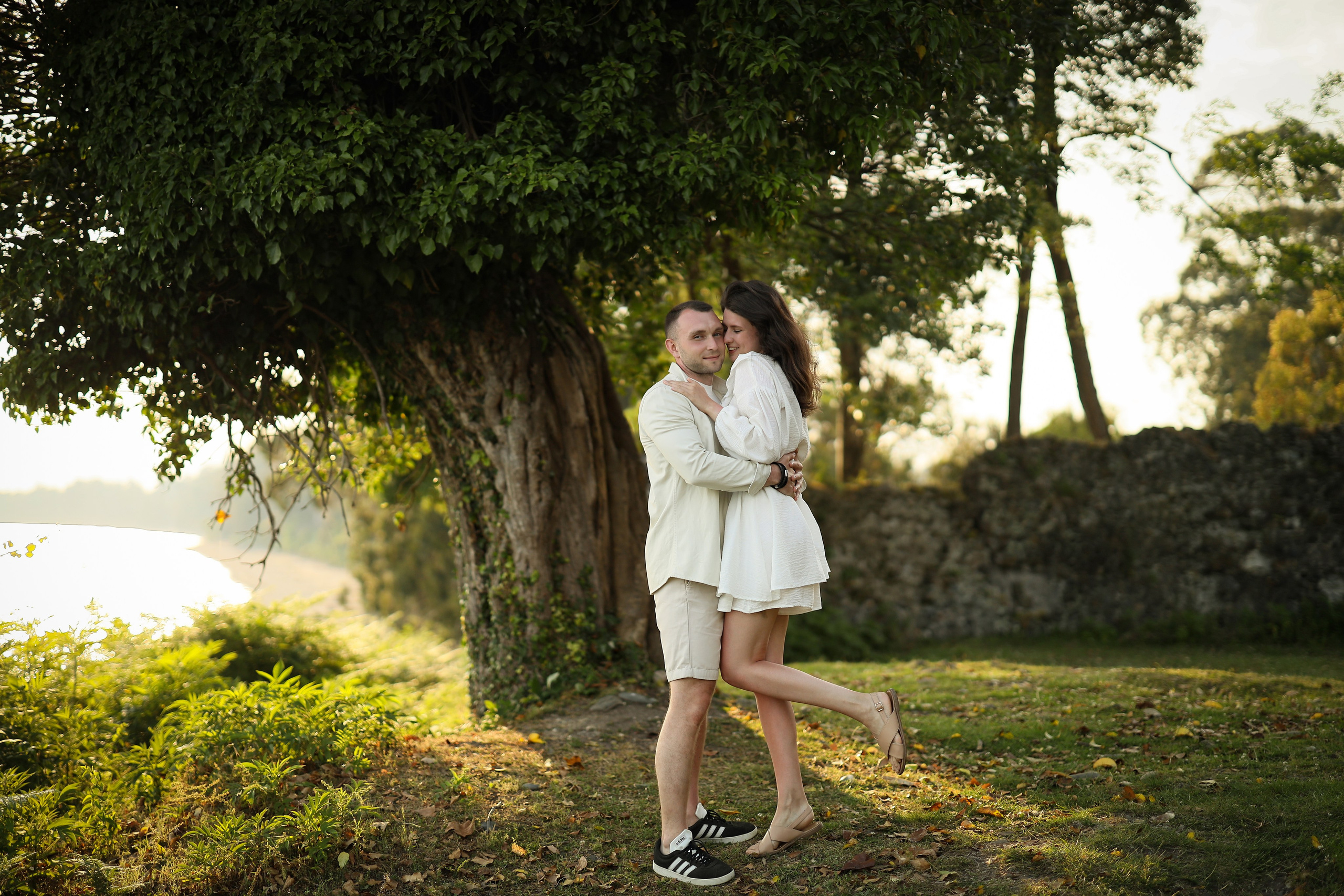 Фото — прогулка у крепости Сан Томазо. Абхазия. Свадебный и семейный фотограф в Абхазии Жанна Соснина