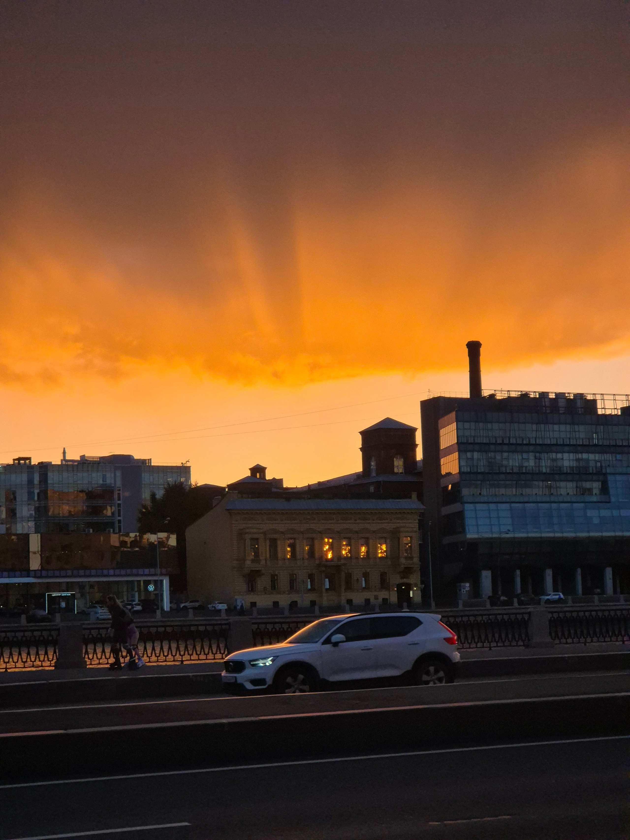 Ужин, спать и домой. Еще вернемся. Понравилось в Неве плавать с БалтикМ