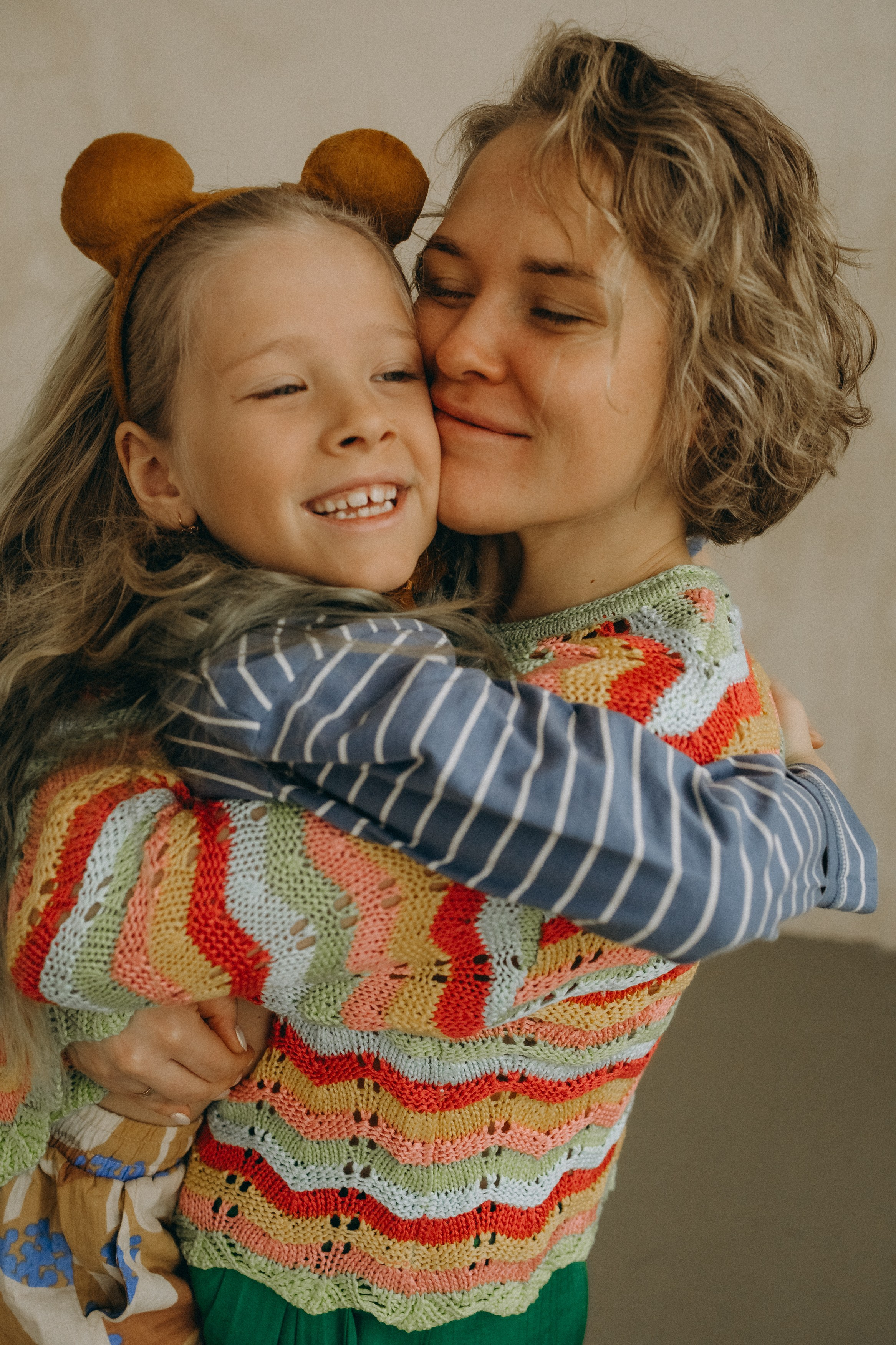 Катя, Лида, Вольт. Главная