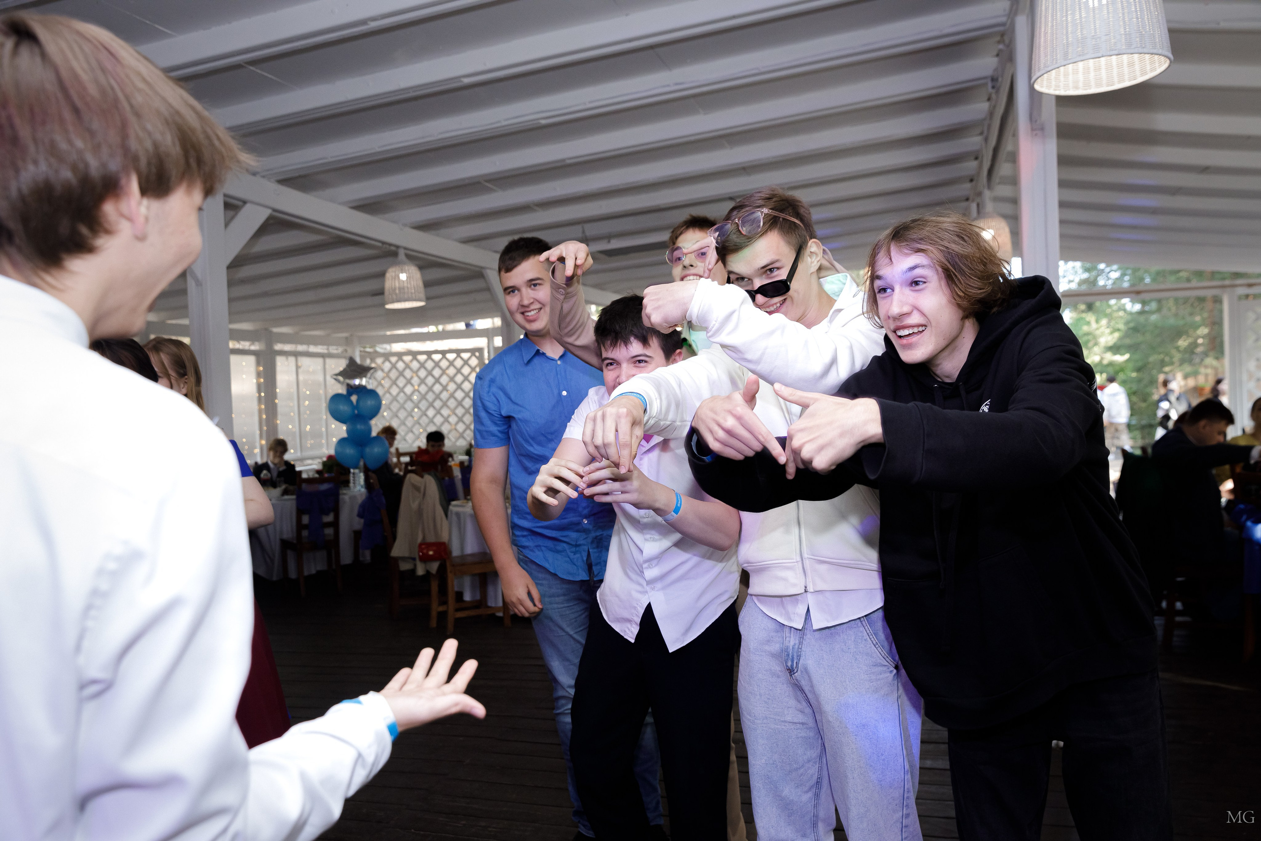 20.06.2024 Выпускной совместный Залесье. Маша Гонтарь Семейный домашний репортажный фотограф в Санкт-Петербурге