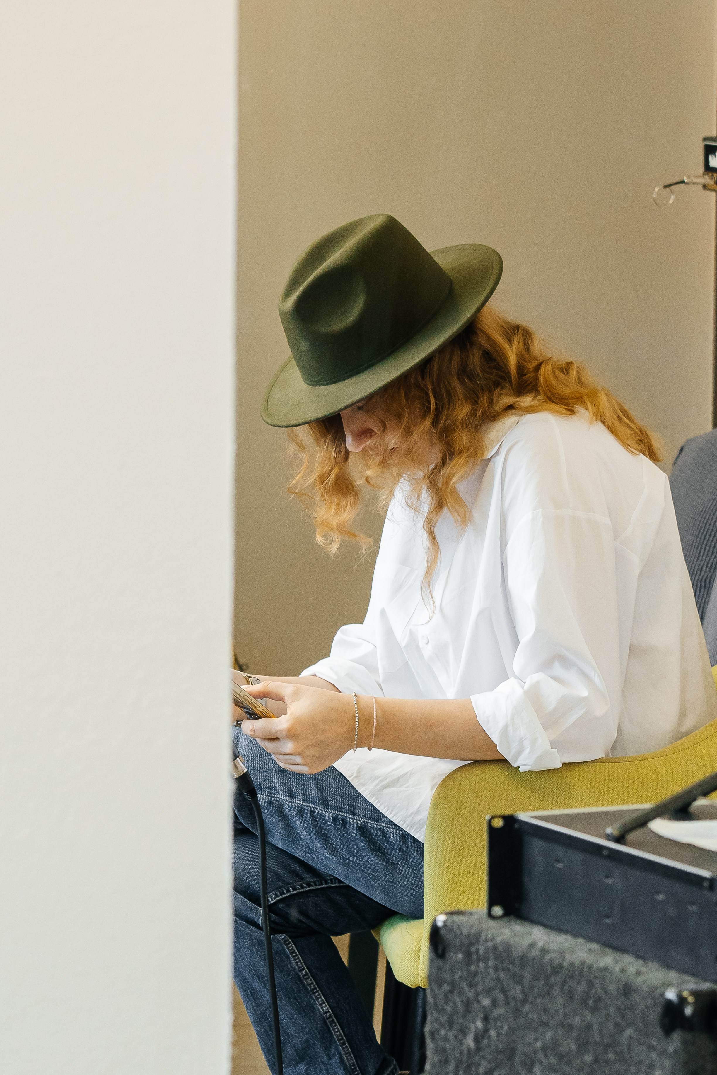 Конент фотографии для вокальной студии. Предметный фотограф в Горячем Ключе Вера Швец