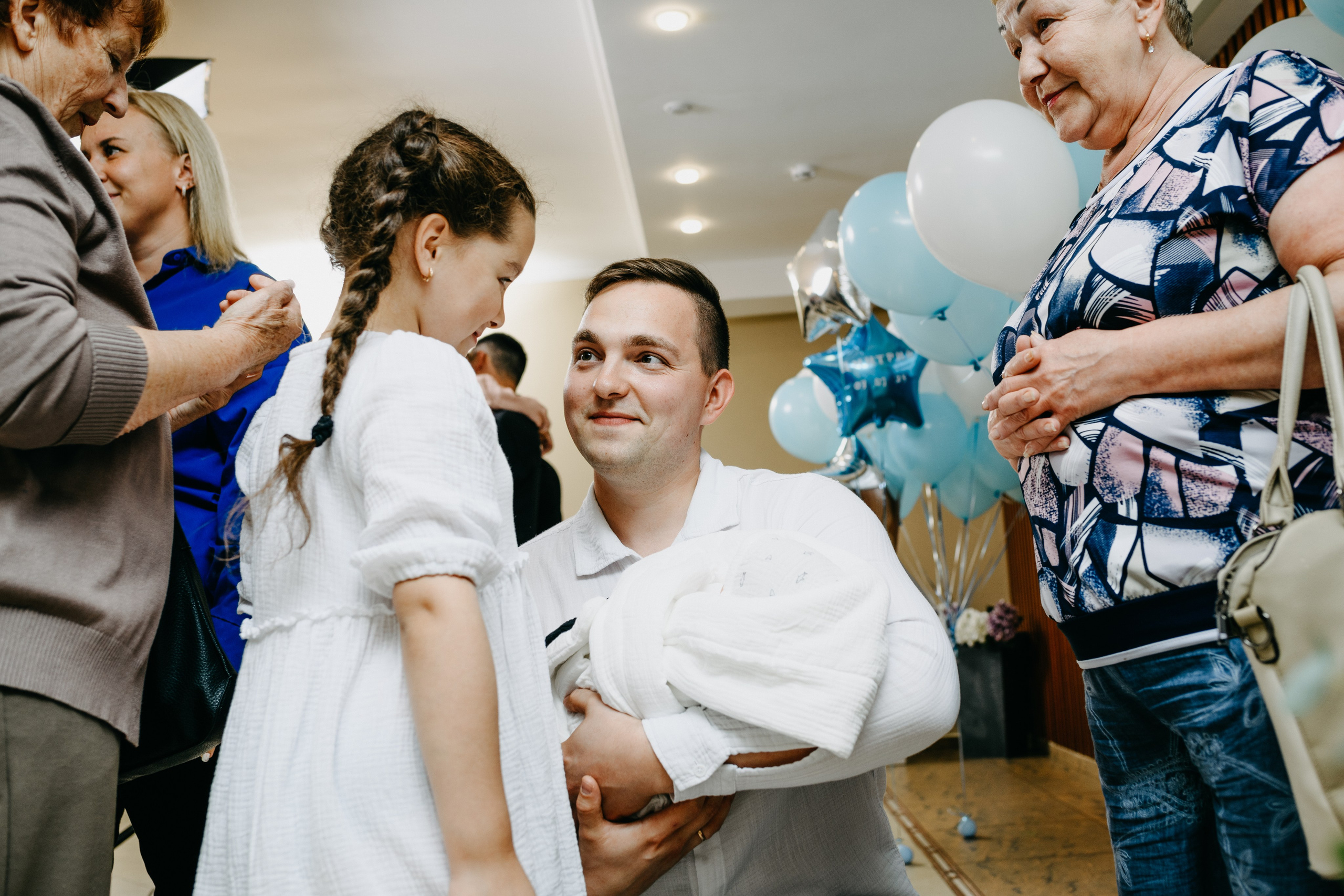 Выписка Дмитрия в ГКБ Ерамишанцева. Фотограф на выписку из роддома в Москве и МО