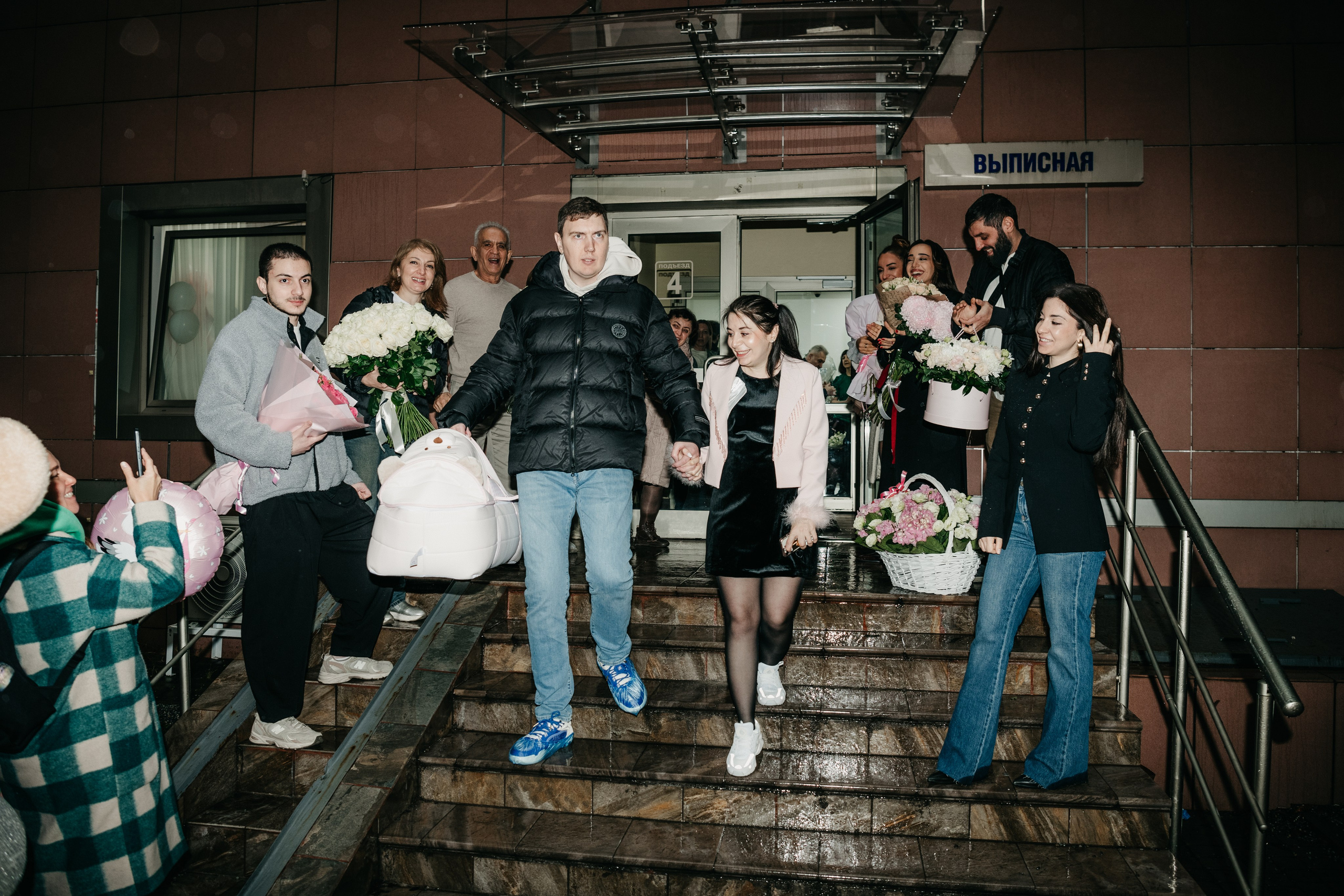 Выписка Евы. Мать и дитя на Севастопольском. Фотограф на выписку из роддома в Москве и МО