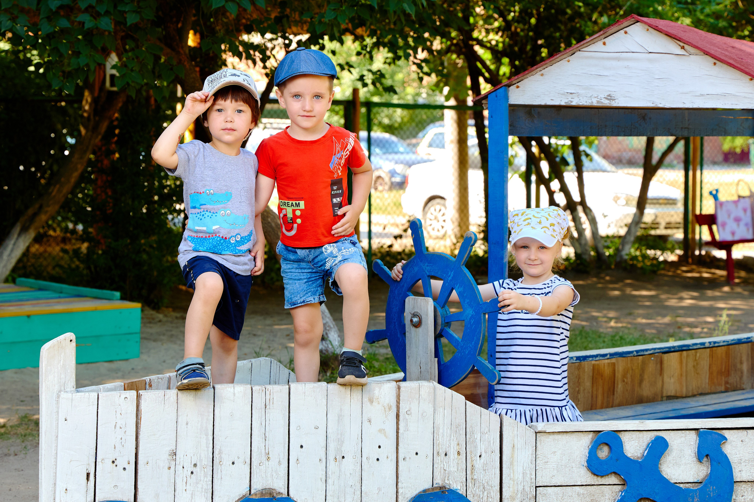 Пример летней съёмки в детском саду № 92 младшая группа Ромашки. Фотограф Выпускные альбомы Таганрог Сергей Коробченко