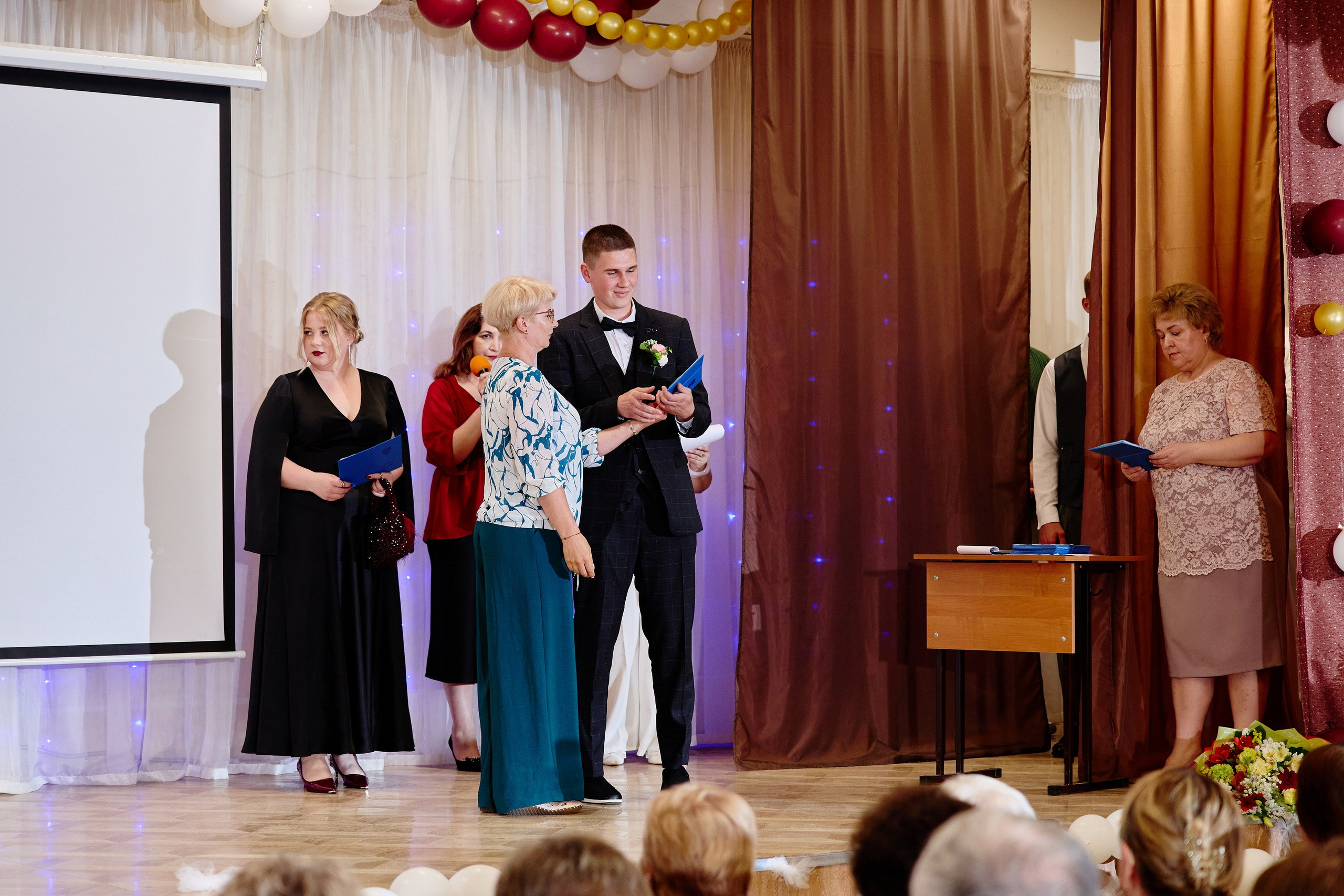 Выпускной 35 Сош. Фотограф Выпускные альбомы Таганрог Сергей Коробченко