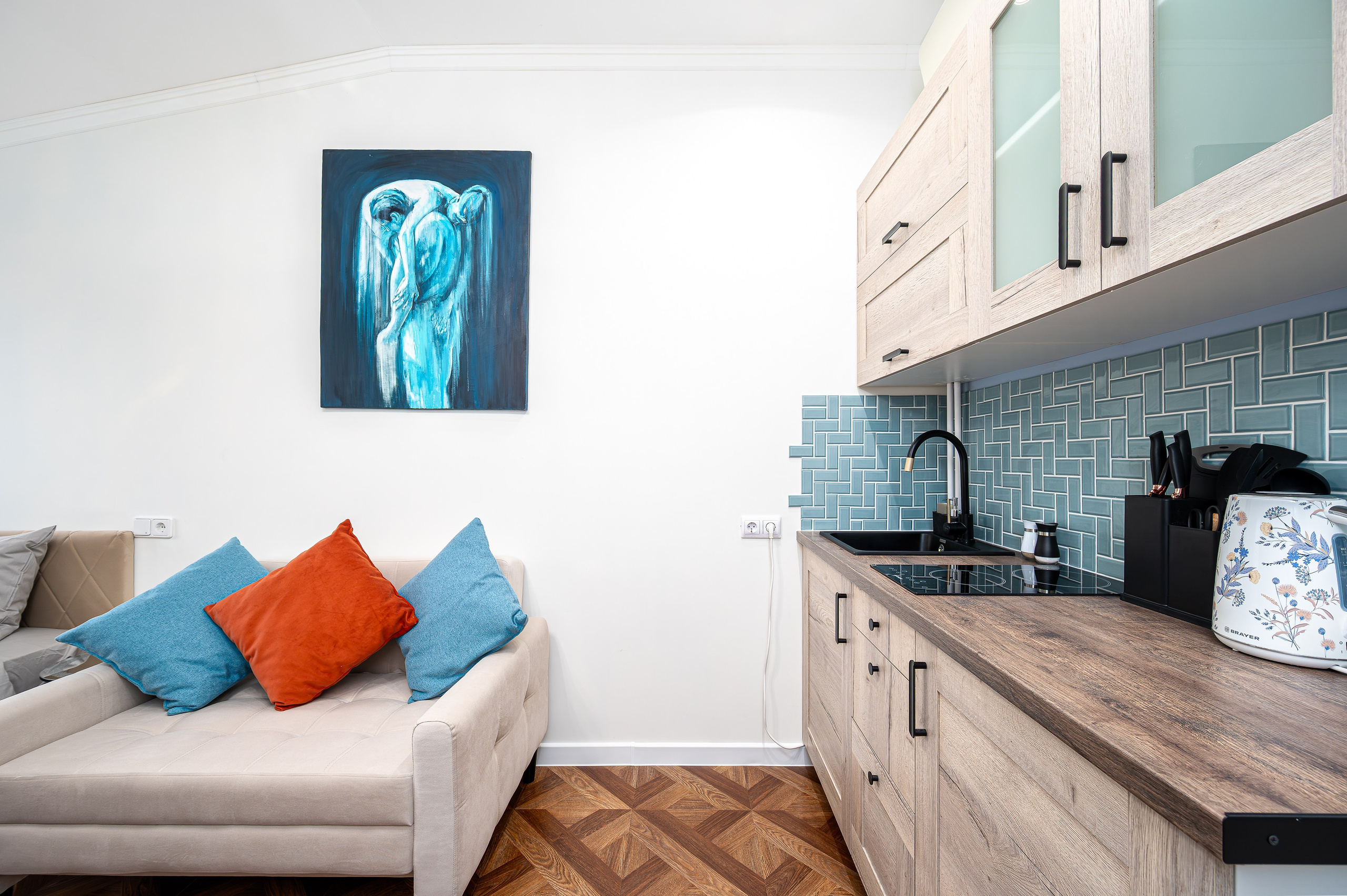 Студия под аренду. Интерьерный фотограф. Фото- видеосъемка недвижимости Санкт-Петербург