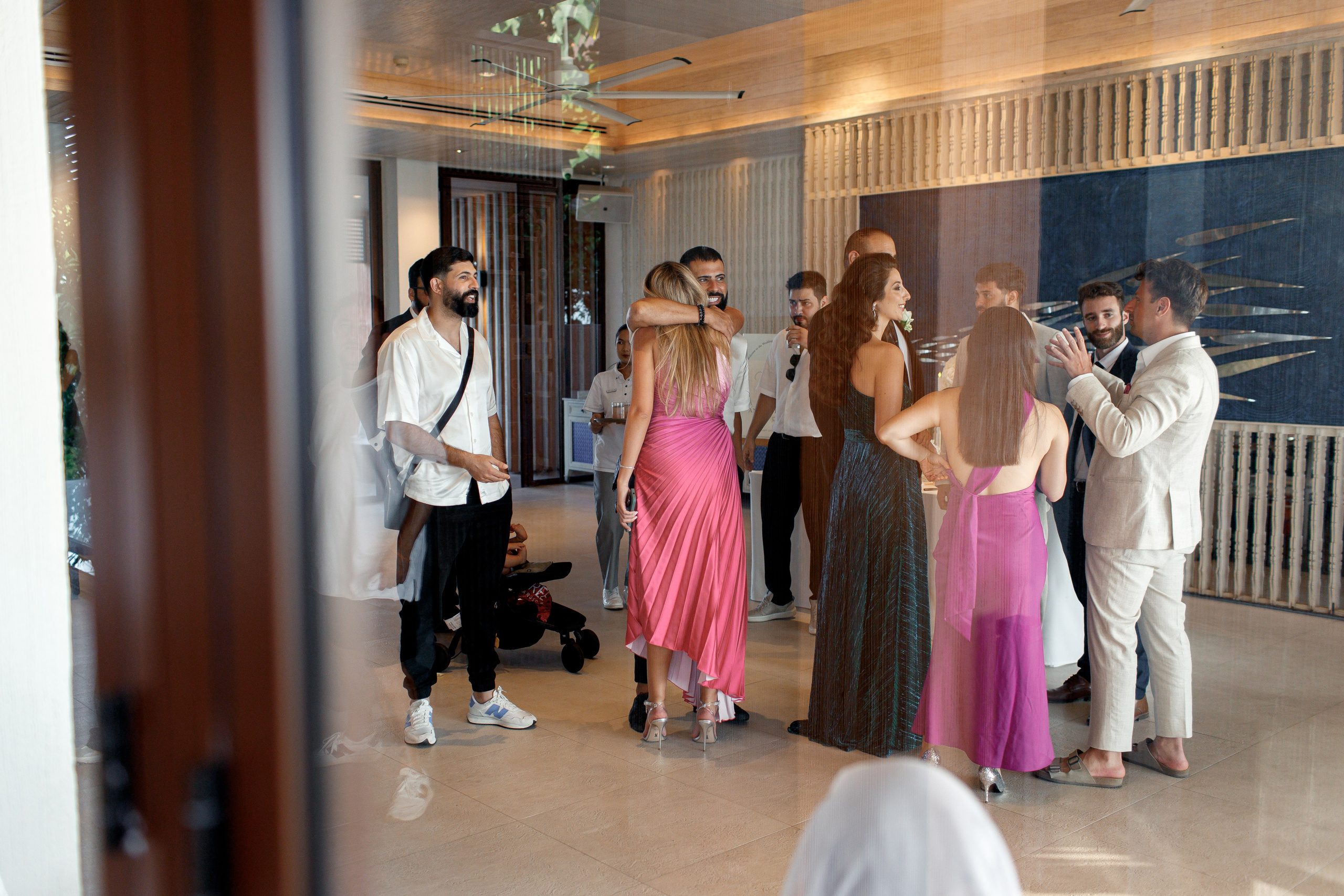 Свадьба с гостями на Пхукете. Фотограф на Пхукете в Таиланде