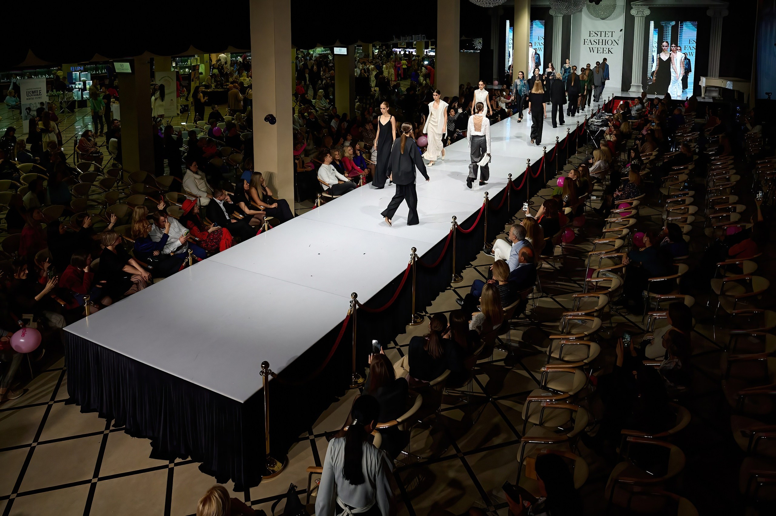 Gribova-Emotions. Estet Fashion Week. 2023. Дима Бабушкин. Фотограф. Подиум. Репортаж. Творчество. Дорого