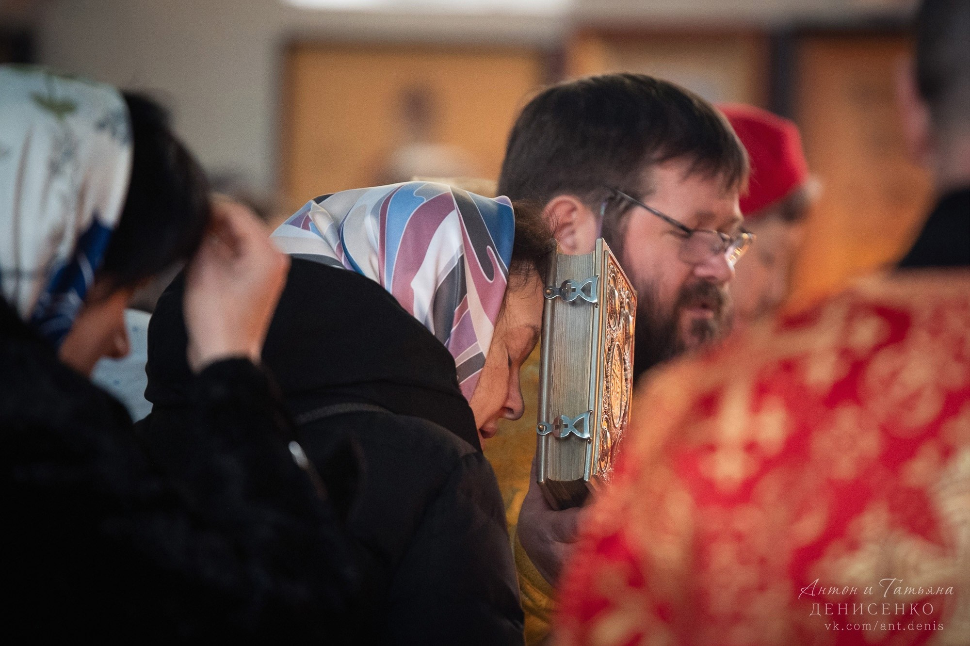 Антон и Татьяна Денисенко — В храме
