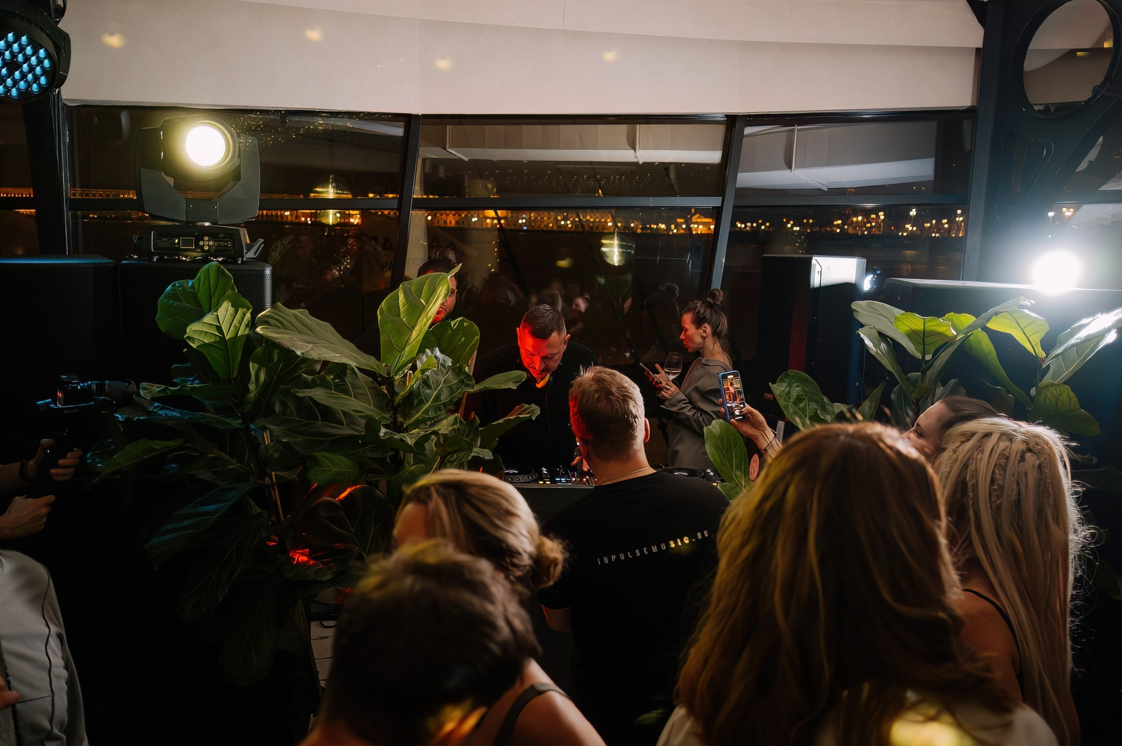 День Рождения DJ Андрей Вакуленко в Магадан. Коммерческий фотограф в Санкт-Петербурге Анна Кобзарь