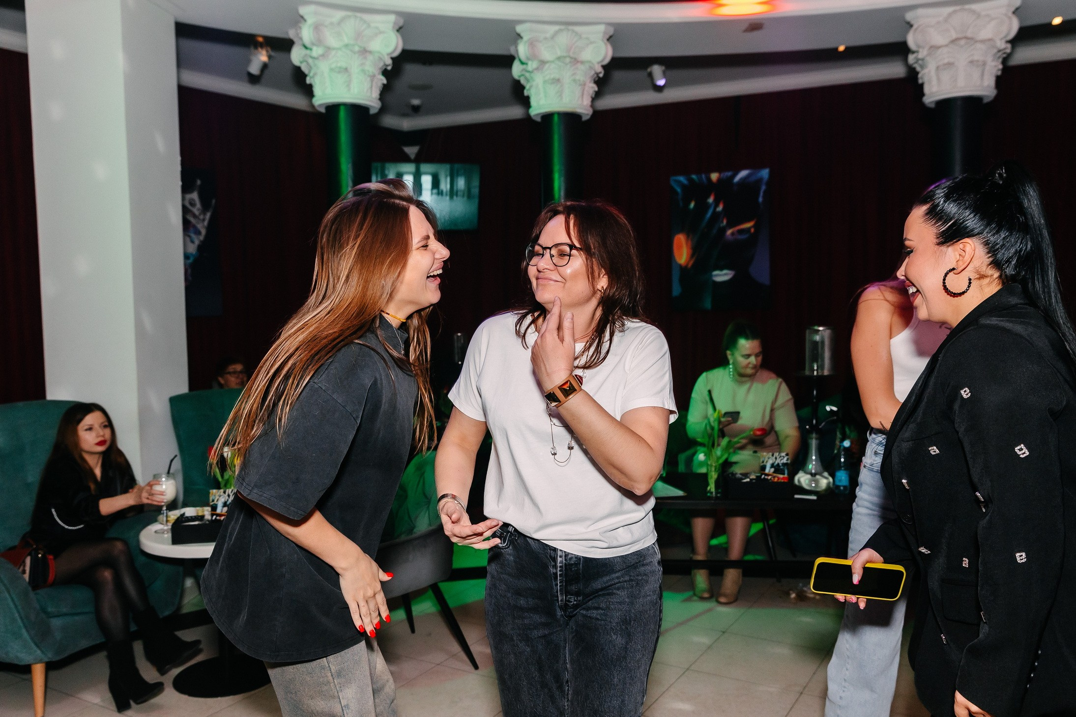 8 марта в лаунж-баре Major 2024. Свадебный, семейный и детский фотограф в Калининграде Елена Кравцова