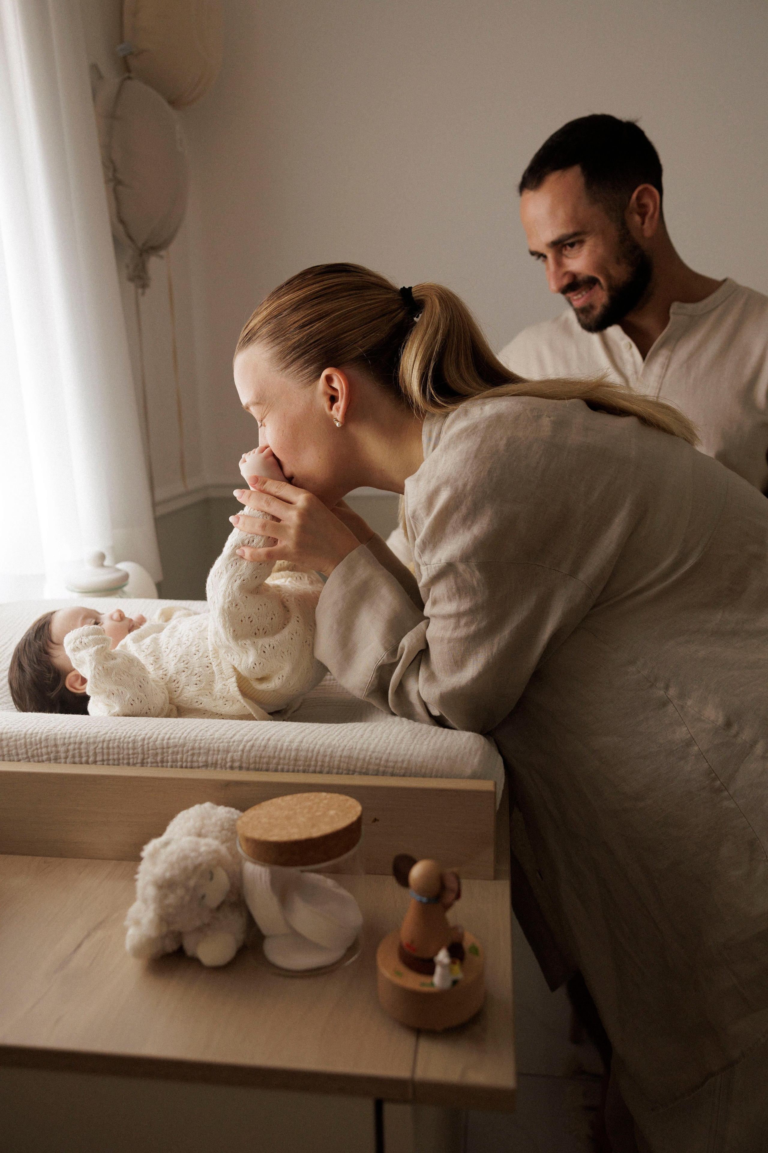 New born family photoshoot at home. Wedding and family photographer