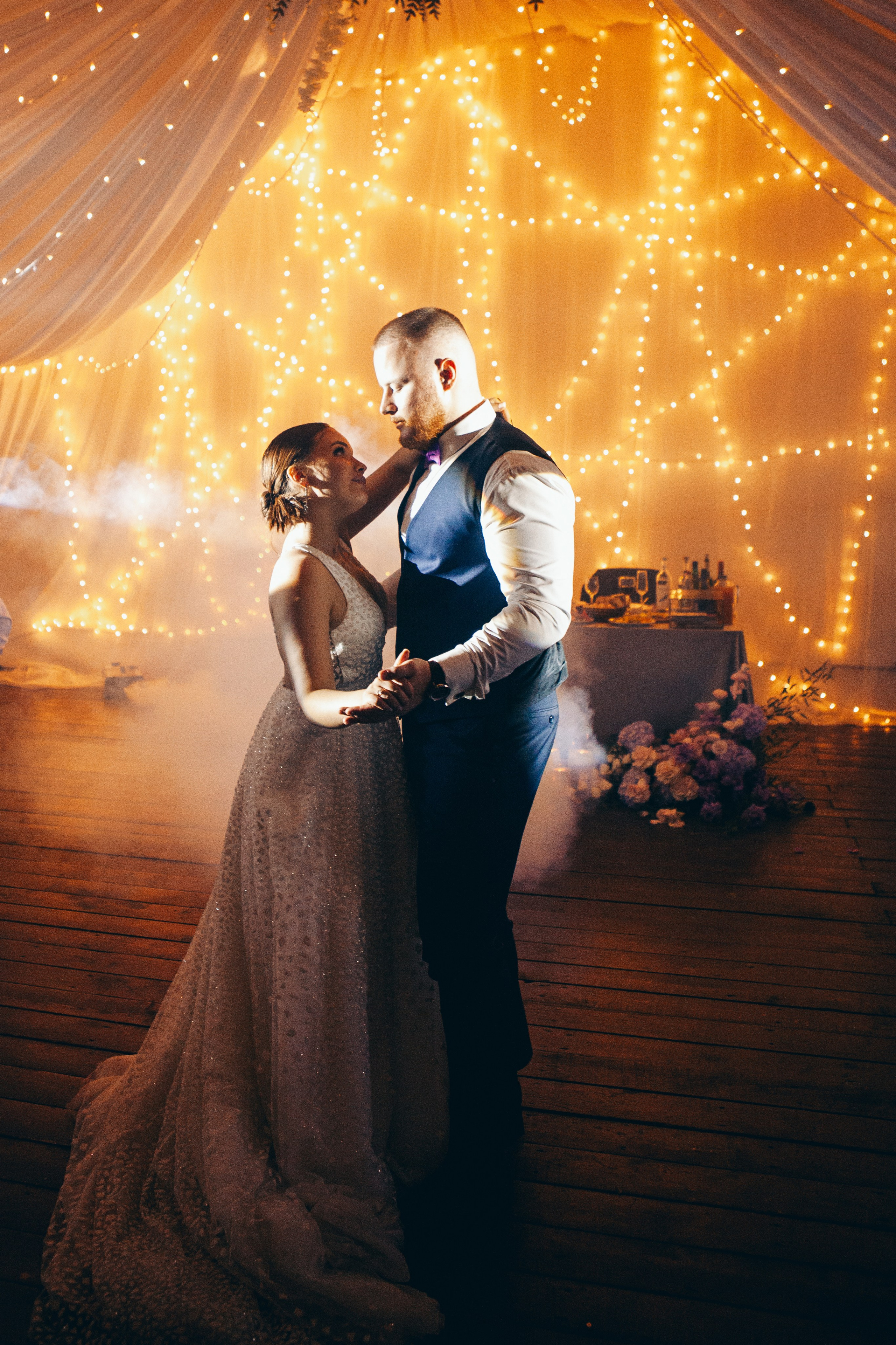 Свадебная фотосессия в отеле hartwell hotel и на патриарших прудах. Фотограф Ольга Ефремова