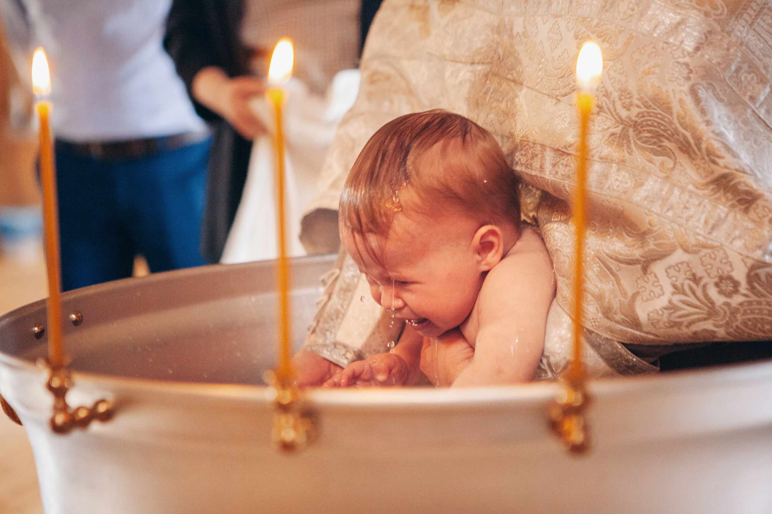 Крещение ребенка в церкви в москве. Фотограф Ольга Ефремова