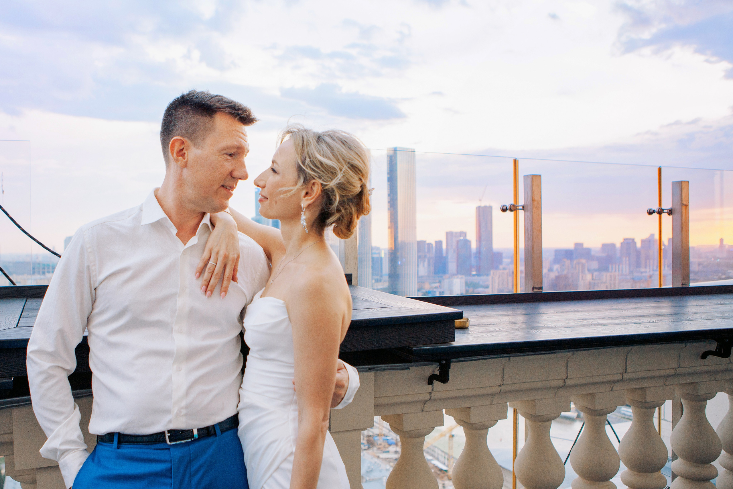 Утро невесты и фотосессия в гостинице radisson collection hotel moscow бывшая гостиница украина. Фотограф Ольга Ефремова