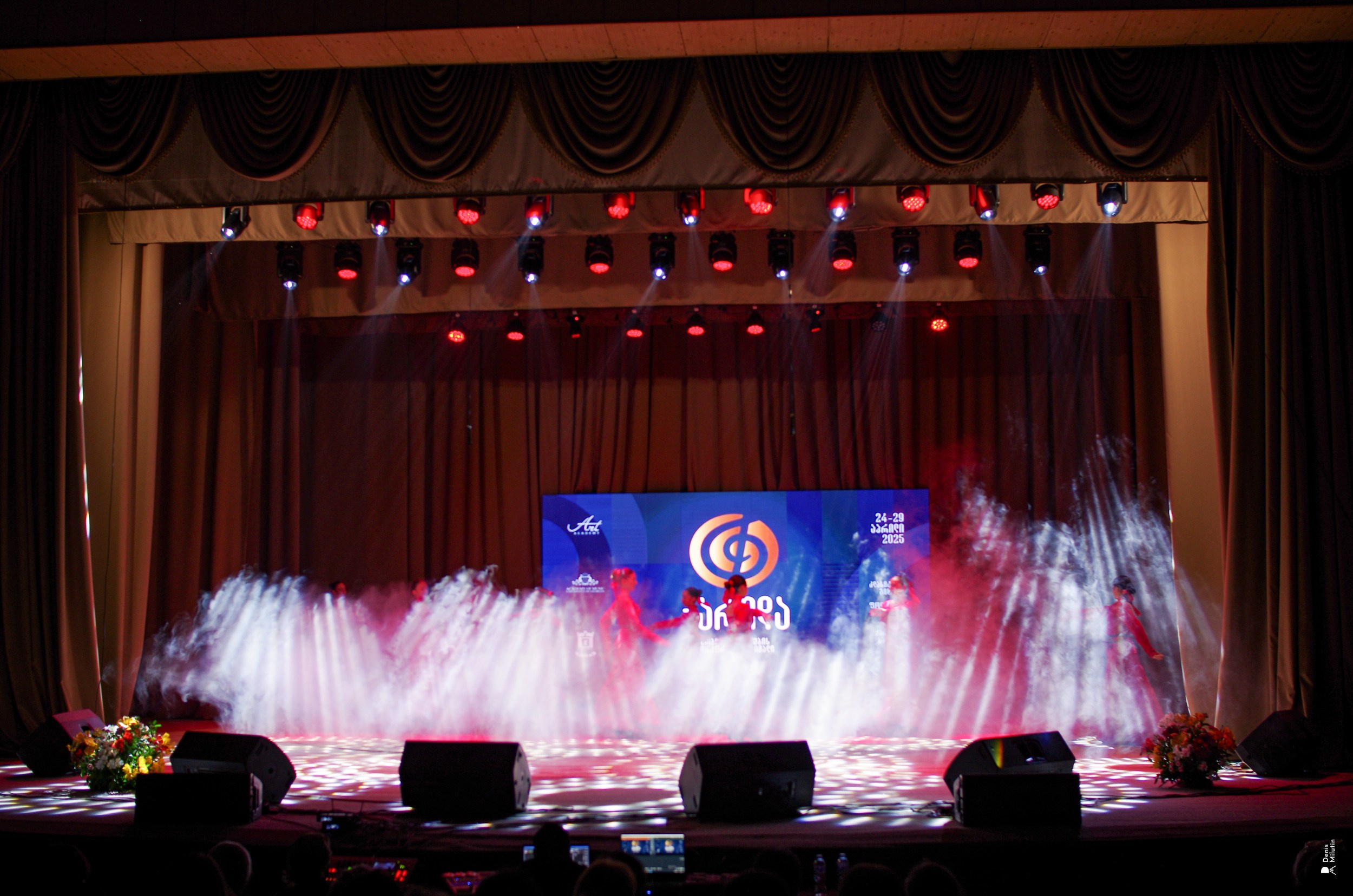 Танцы в Хоби. Портретный фотограф Денис Милютин