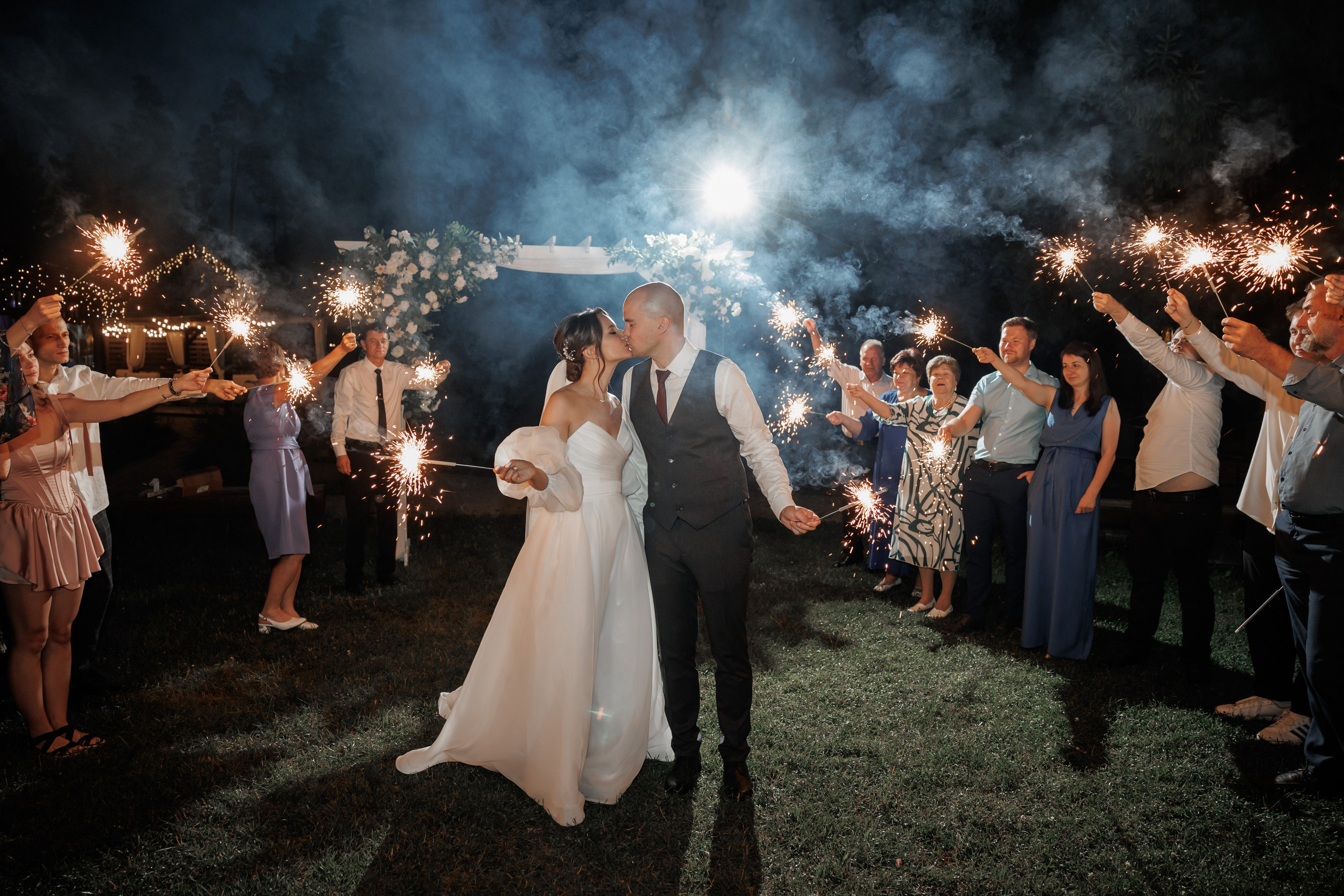 Полина и Дмитрий, загородный клуб «Барин», ЗАГС в г. Пушкино. Свадебный и репортажный фотограф (Москва, Королев и другие)