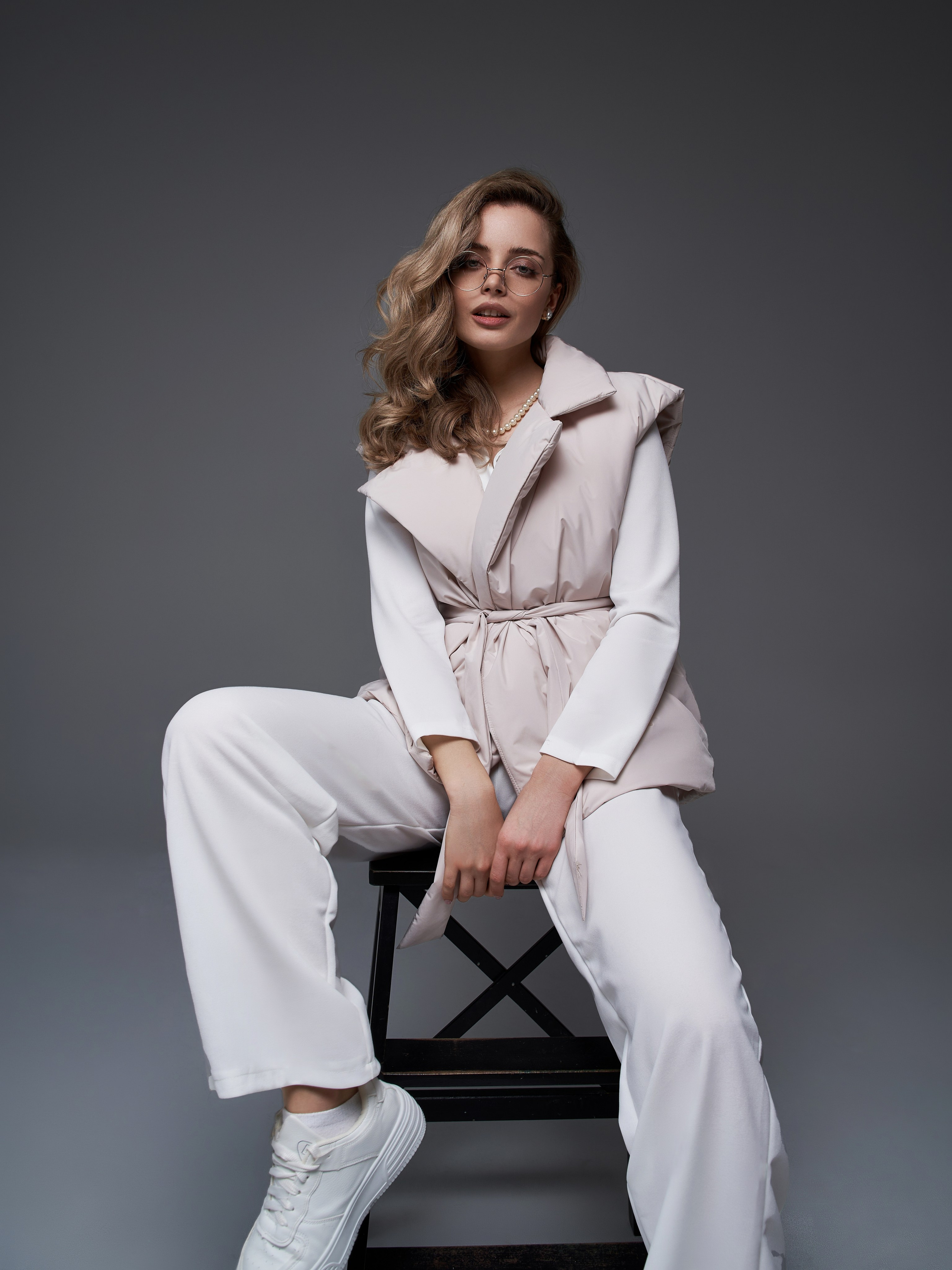 Желетки женские. Фотограф для маркетплейсов в Москве