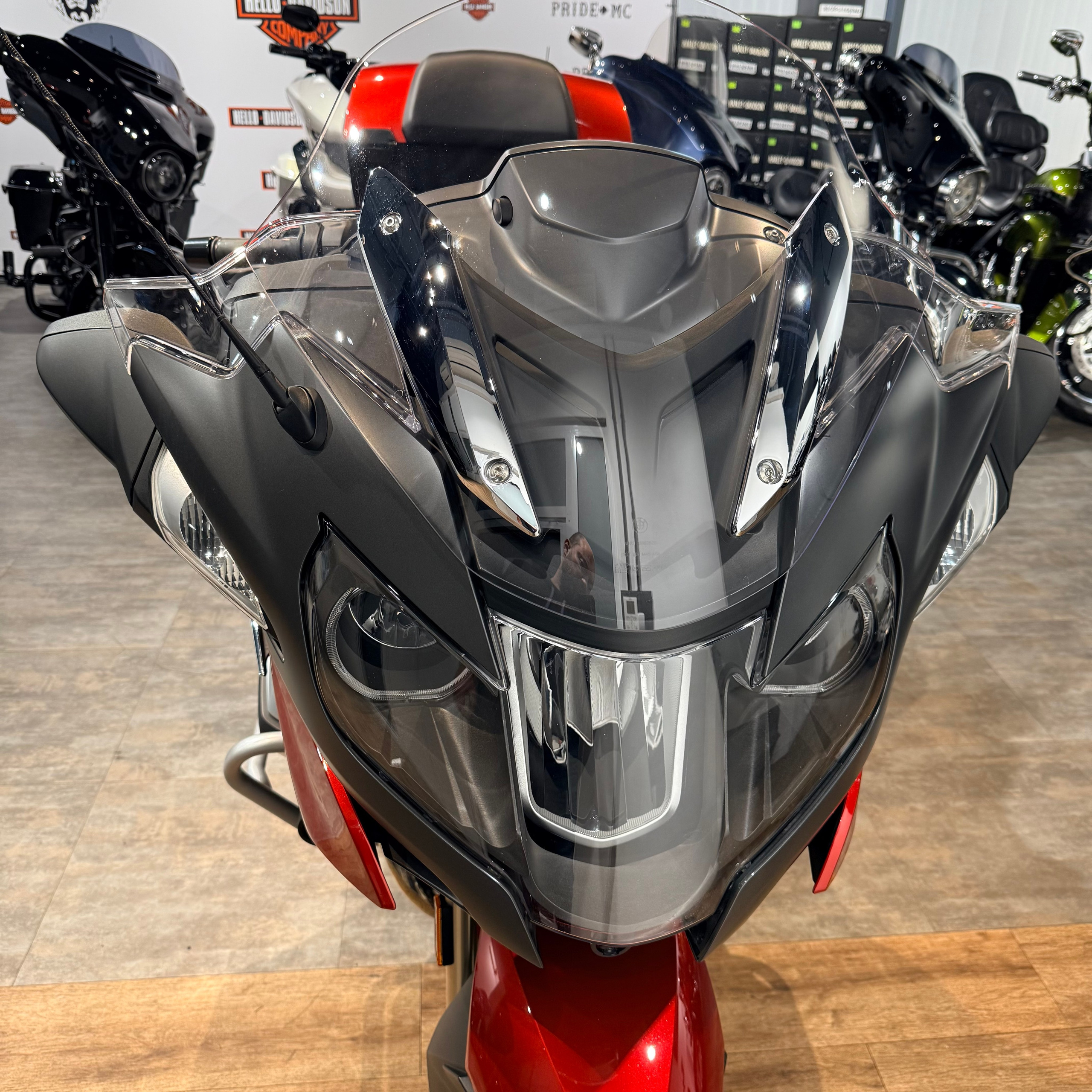 2018 BMW R1200RT Mars Red Metallic 23K (VIN *WB10*5398). Hello Davidson, Москва. Только хорошие мотоциклы…