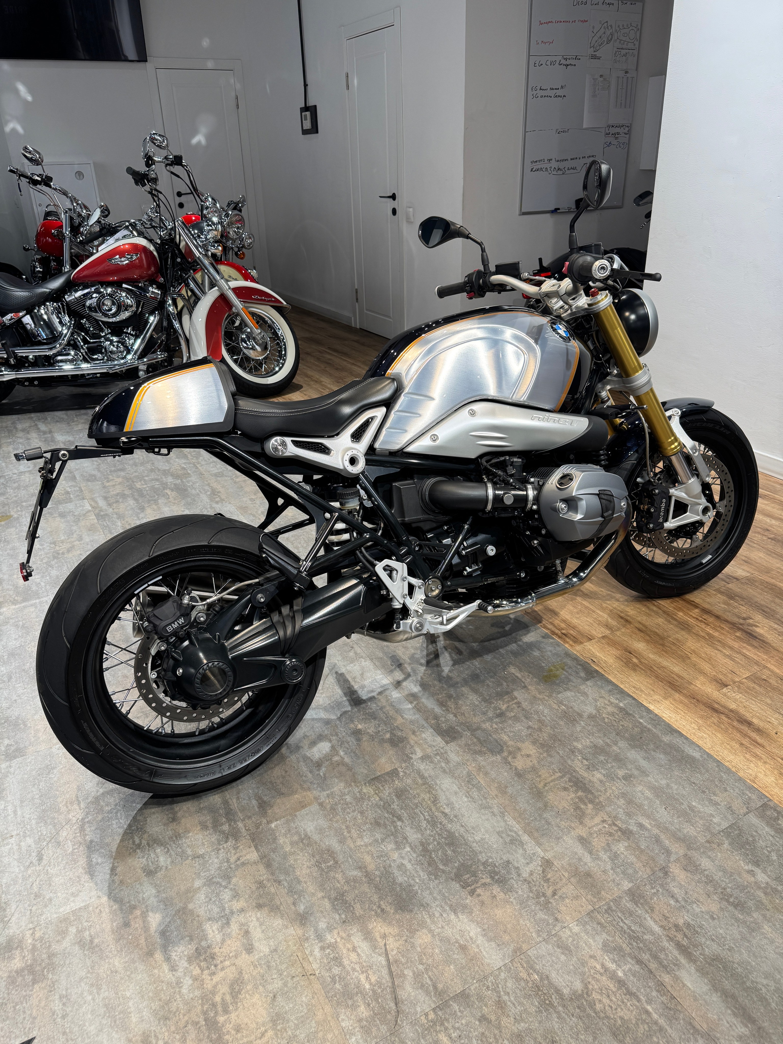 Мотоциклы Harley-Davidson BMW R Nine T (Option 719) — купить мотоцикл. Hello Davidson, Москва. Только хорошие мотоциклы…