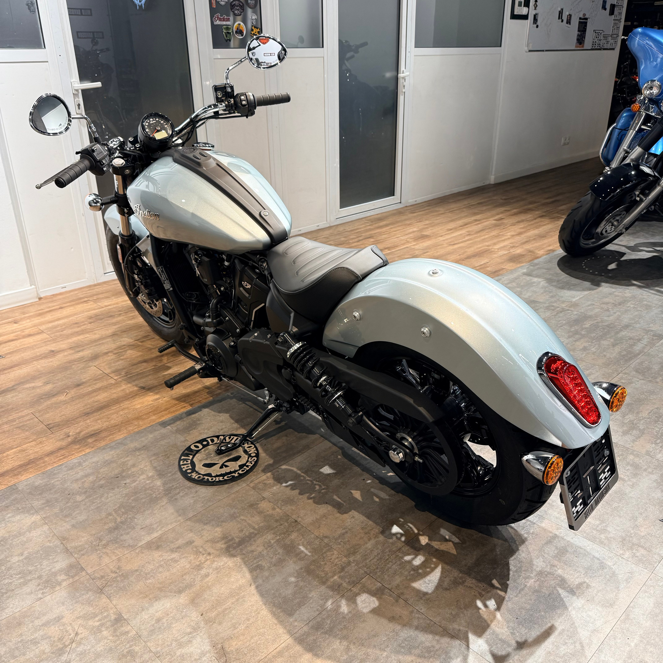 2025 NEW INDIAN Scout Sixty Limited Silver Quartz. Hello Davidson, Москва. Только хорошие мотоциклы…