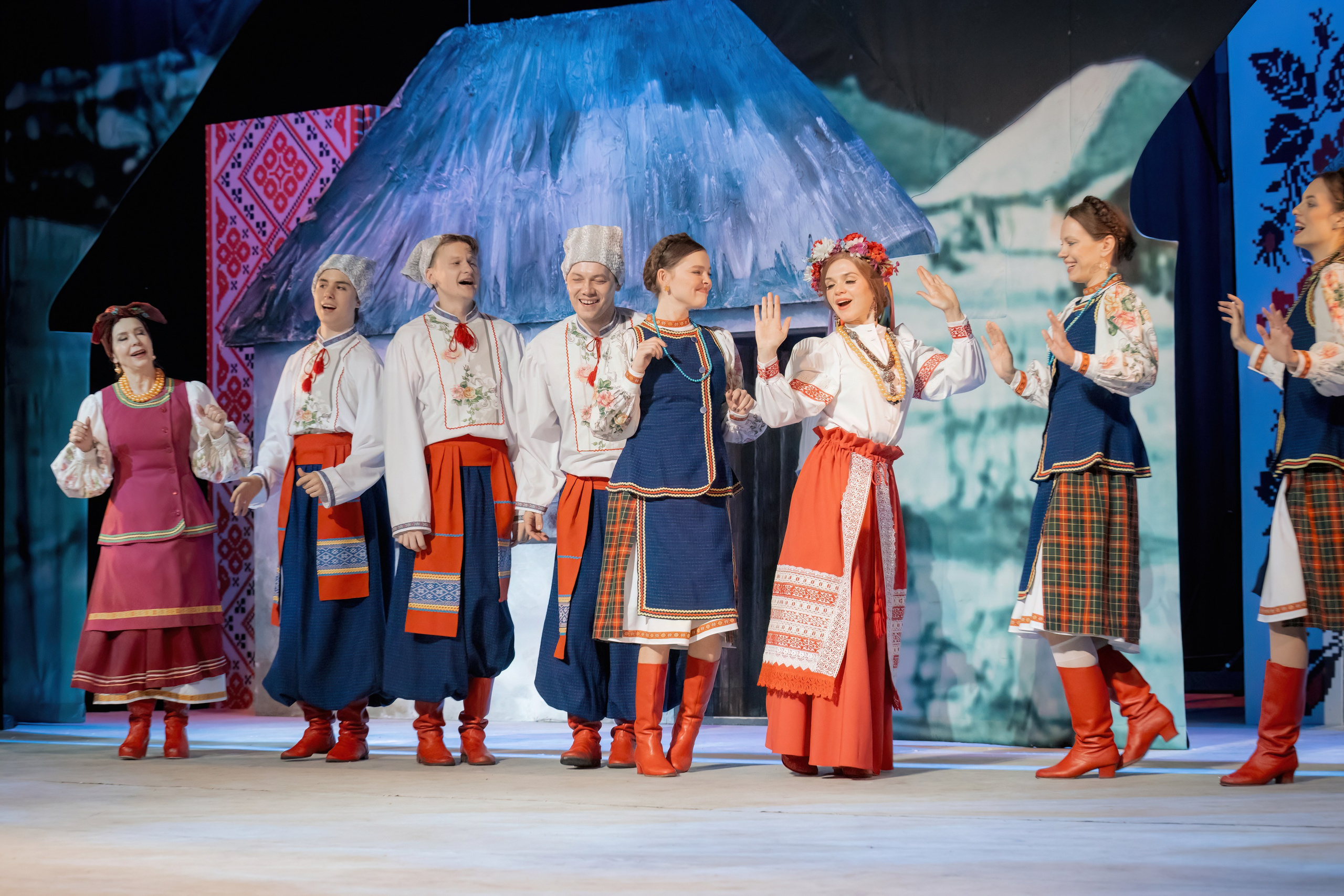 Спектакль «Ночь перед рождеством». Марк Шишкин — репортажный фотограф в Воронеже и России