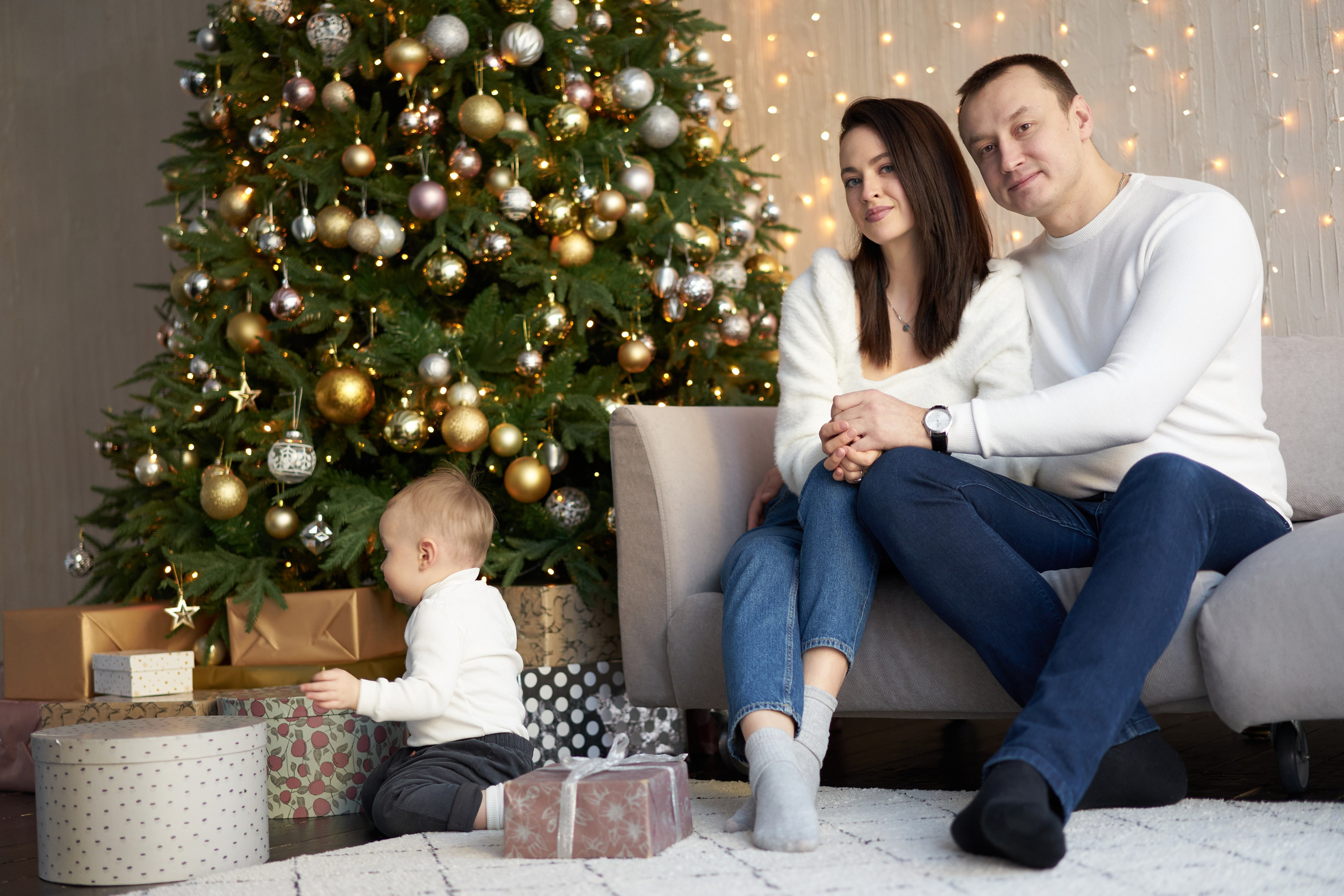 Семейная фотосессия в студии. Фотограф Екатеринбург Кокшарова Александра