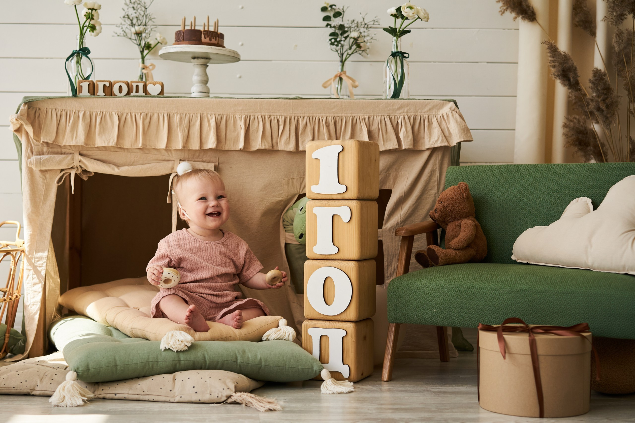 Семейная фотосессия в студии. Фотограф Екатеринбург Кокшарова Александра