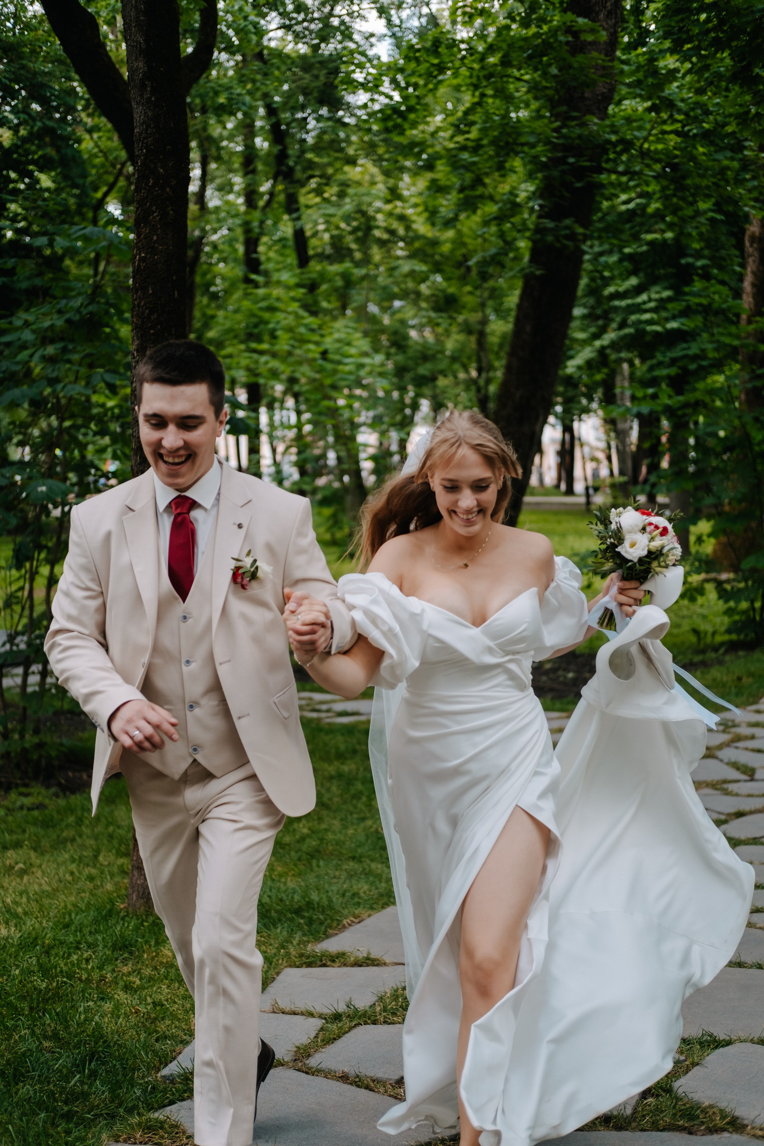 Побежали через фонтан?. Фотограф Москва, Смоленск