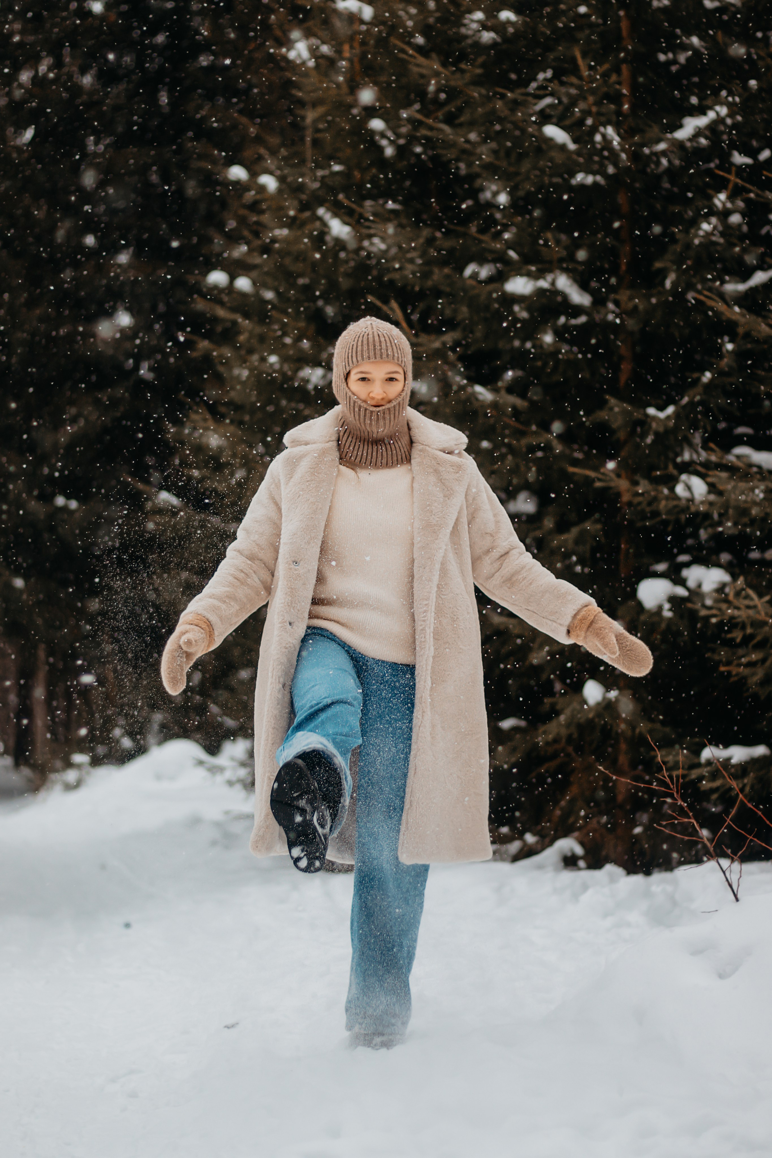 Шура и Даша. Лес