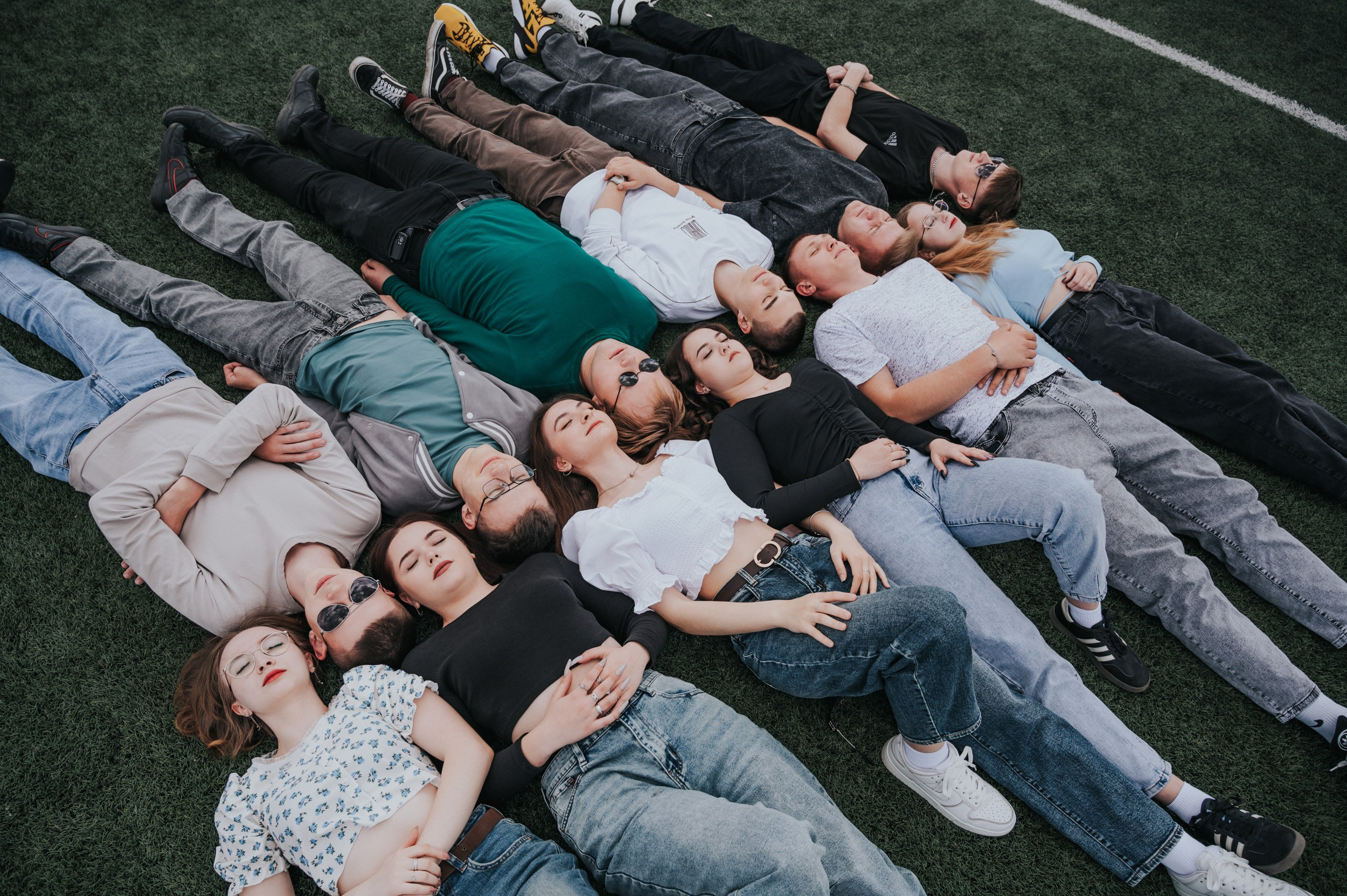 Спортплощадка. Выпускные альбомы и Школьный фотограф в Алексеевке, Бирюче, Красном