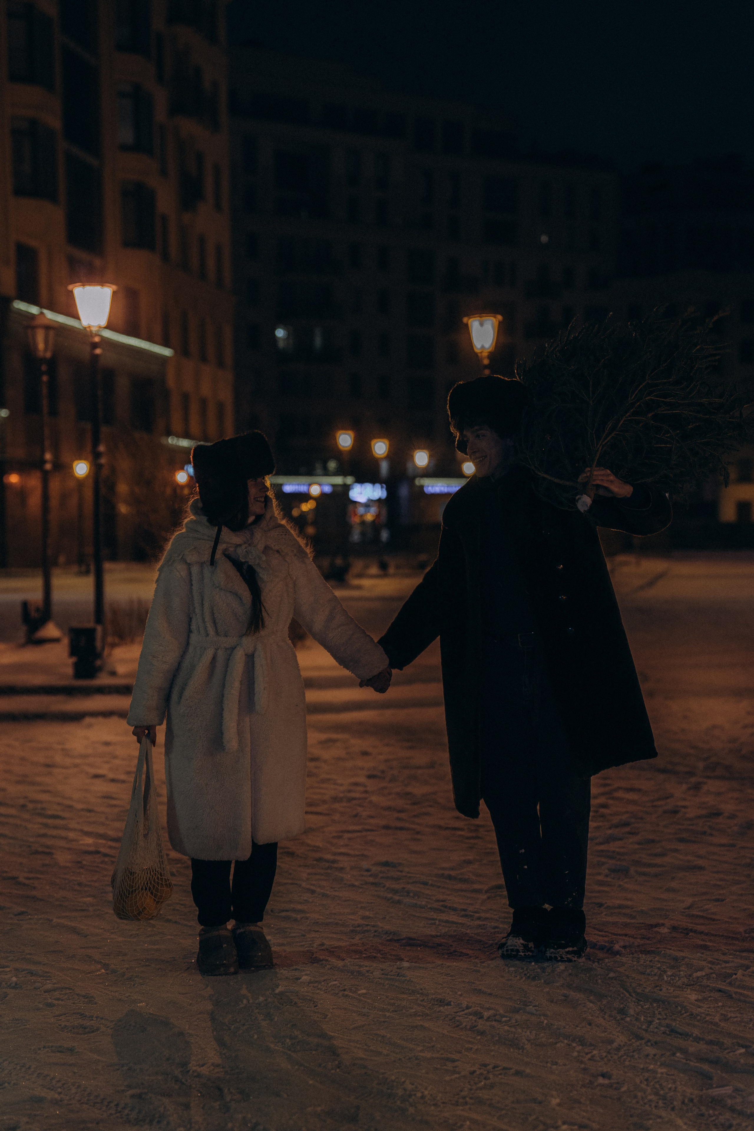 НОВОГОДНЯЯ ПРОГУЛКА ПАРЫ ПО ЧЕРНЫШЕВСКОЙ ПЕРЕД НОВЫМ ГОДОМ. Профессиональный фотограф, Санкт-Петербург — Виктория Богомолова