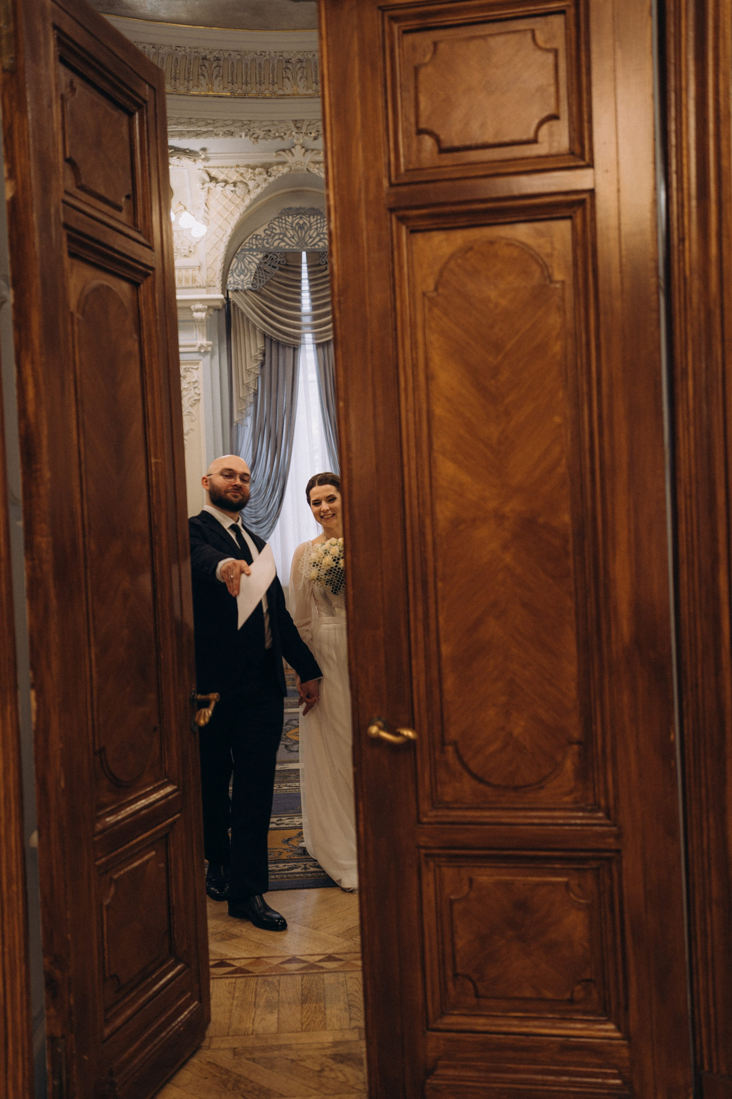 СВАДЕБНАЯ СЬЕМКА ВО ВТОРОМ ДВОРЦЕ (ДЕКАБРЬ) ТАКЖЕ СЬЕМКА В СТУДИИ НА ЧЕРНЫШЕВСКОЙ. Профессиональный фотограф, Санкт-Петербург — Виктория Богомолова