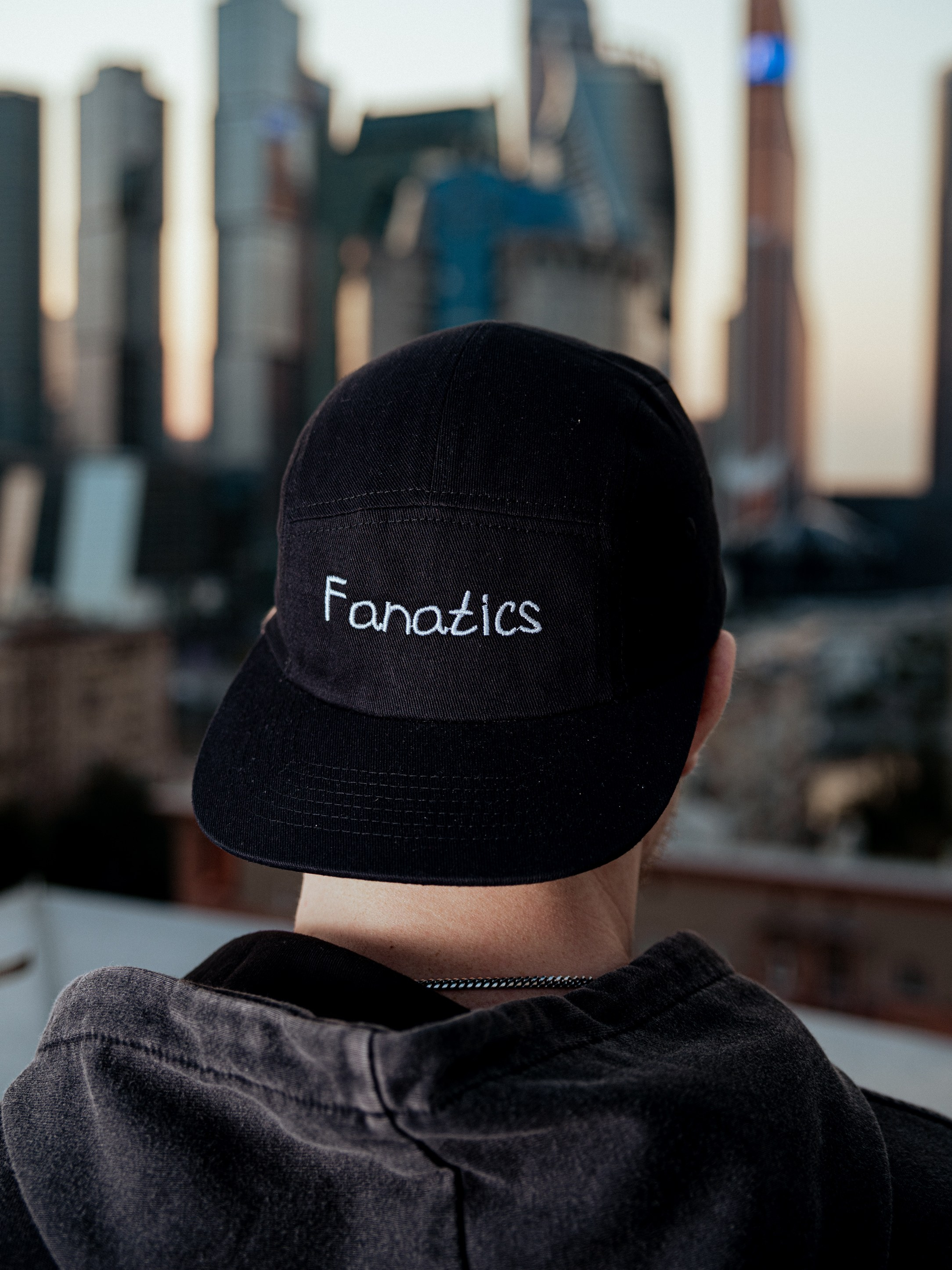 Стрит-съемка для бренда Fanatics. Фотограф Иван Косарев