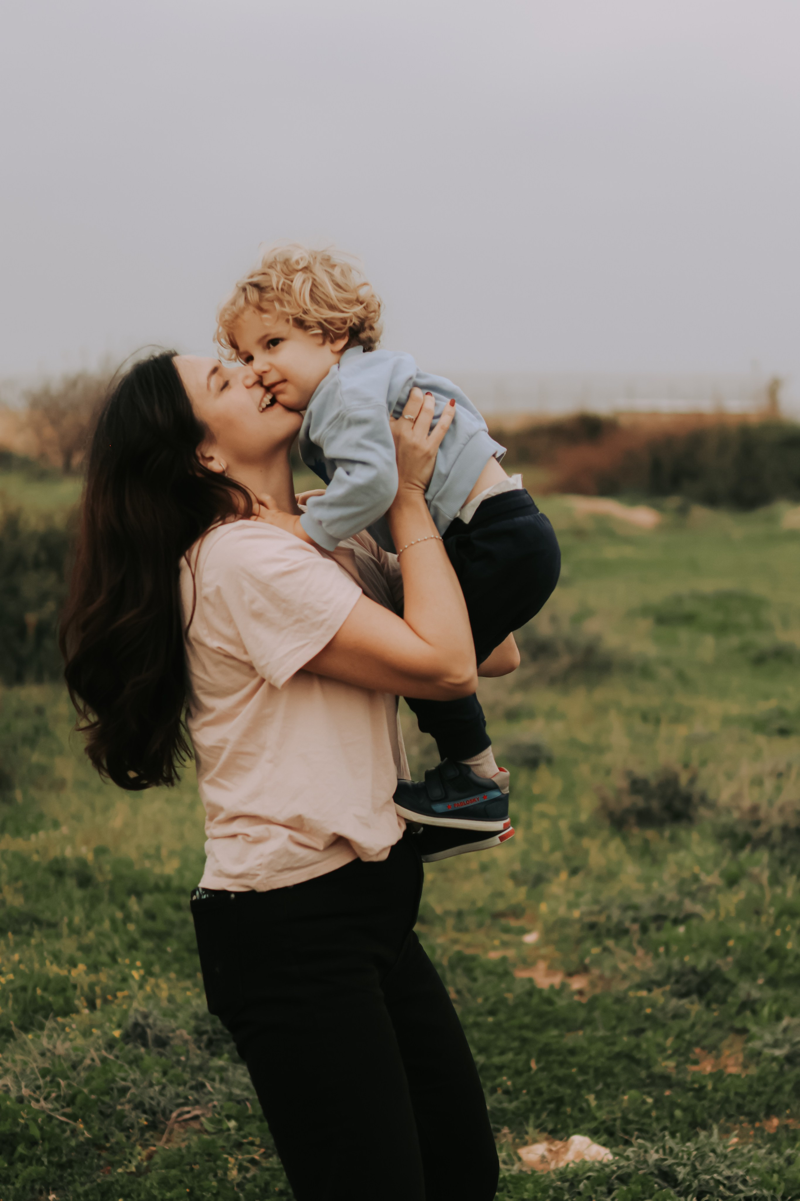 Eithan's family, Tel Aviv | February 2026. Photographer in Israel Alice Milchin