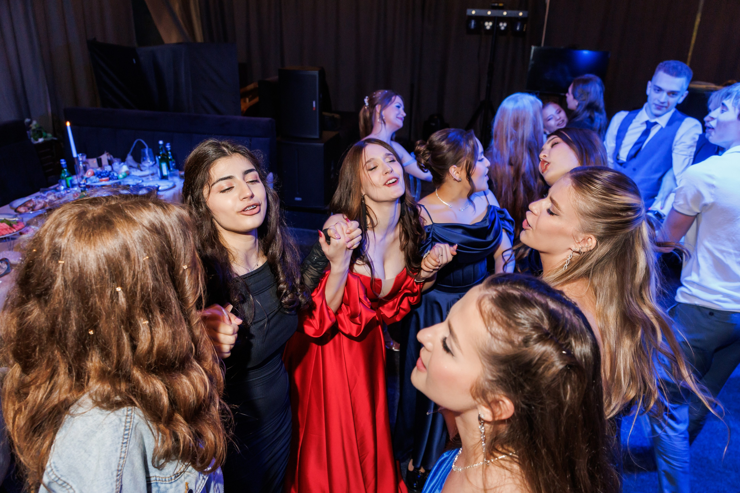 Выпускной 2025. Фотограф в Москве Дмитрий Емельянов