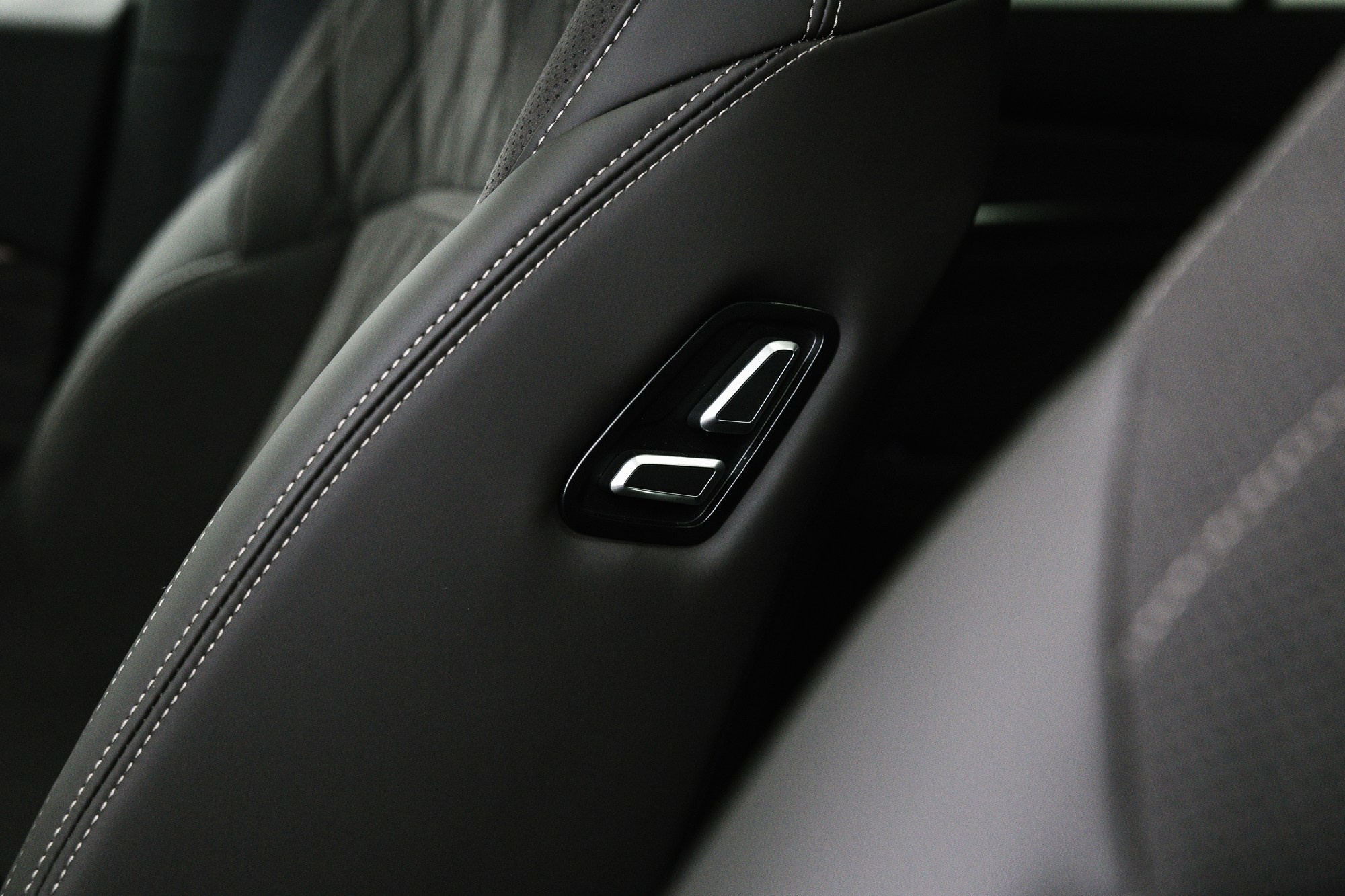 Geely Monjaro 2.0 4WD AT (238 л. с.). Автосалон «Х-Авто»