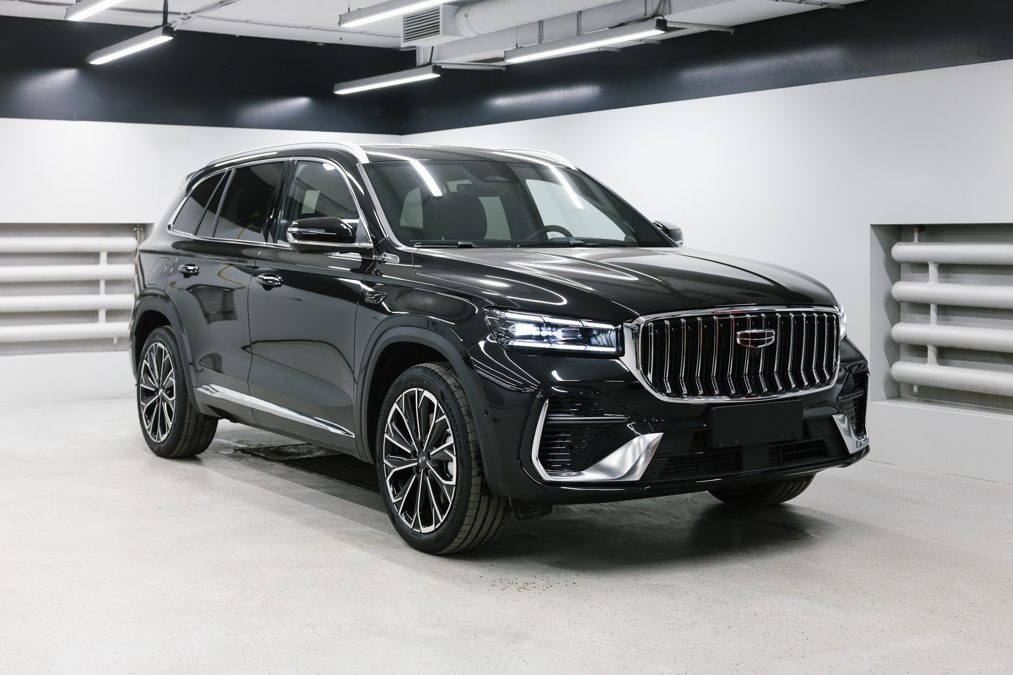 Geely Monjaro 2.0 4WD AT (238 л. с.). Автосалон «Х-Авто»