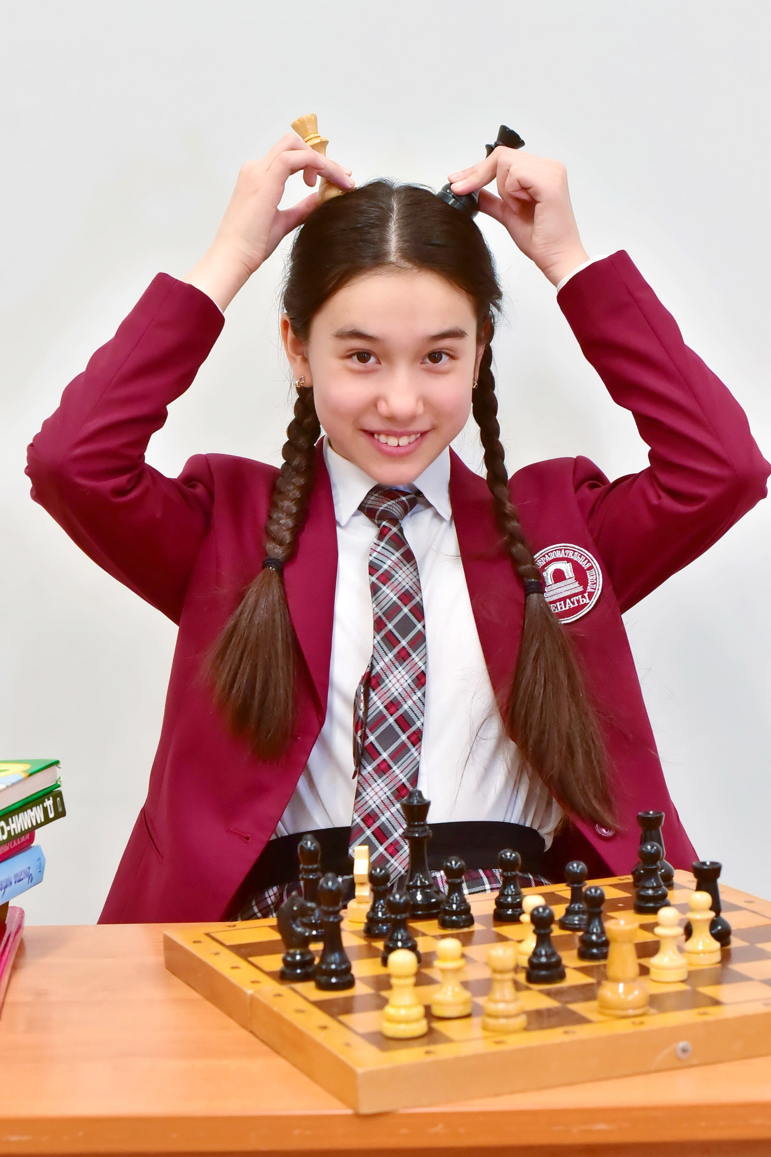 Фотоальбомы для средней и младшей школы. Стильные выпускные альбомы, детские фотосессии, сюжетные фотографии